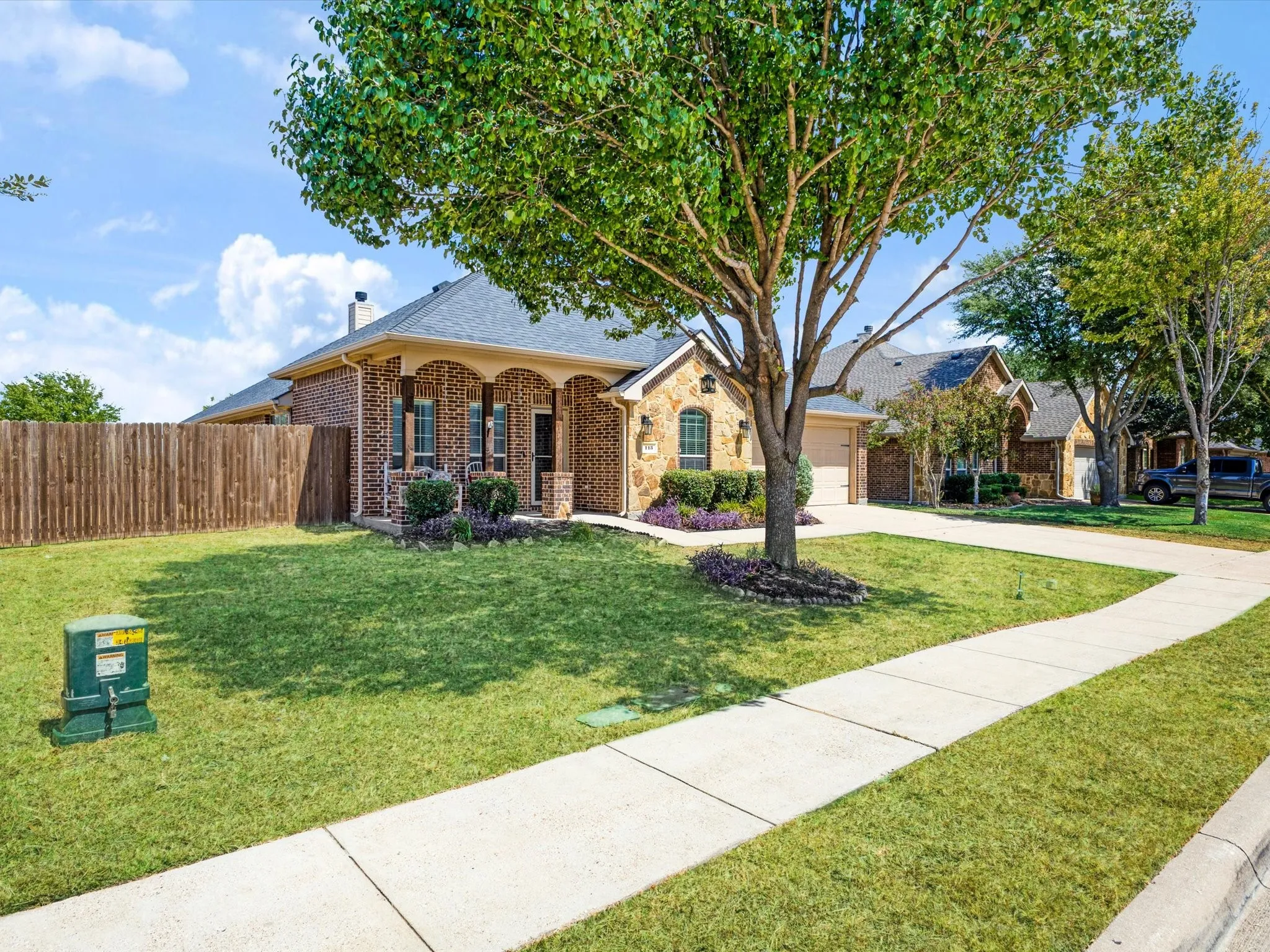 Single Family Residence For Sale in Ellis County , 113 Holly Street, Waxahachie, Texas 75165, 4 Bedroom, 3 Bathroom, 2 Garage spaces, 2,368 Sqft, built in 2012, mls#21371671, Real Estate Agent in Waxahachie, Homes For Sale in Ellis county, Homes For Sale in Waxahachie, Realtor in Waxahachie Texas, Real Estate Brokerage Independent Realty Texas, Luminita Cordes Realtor