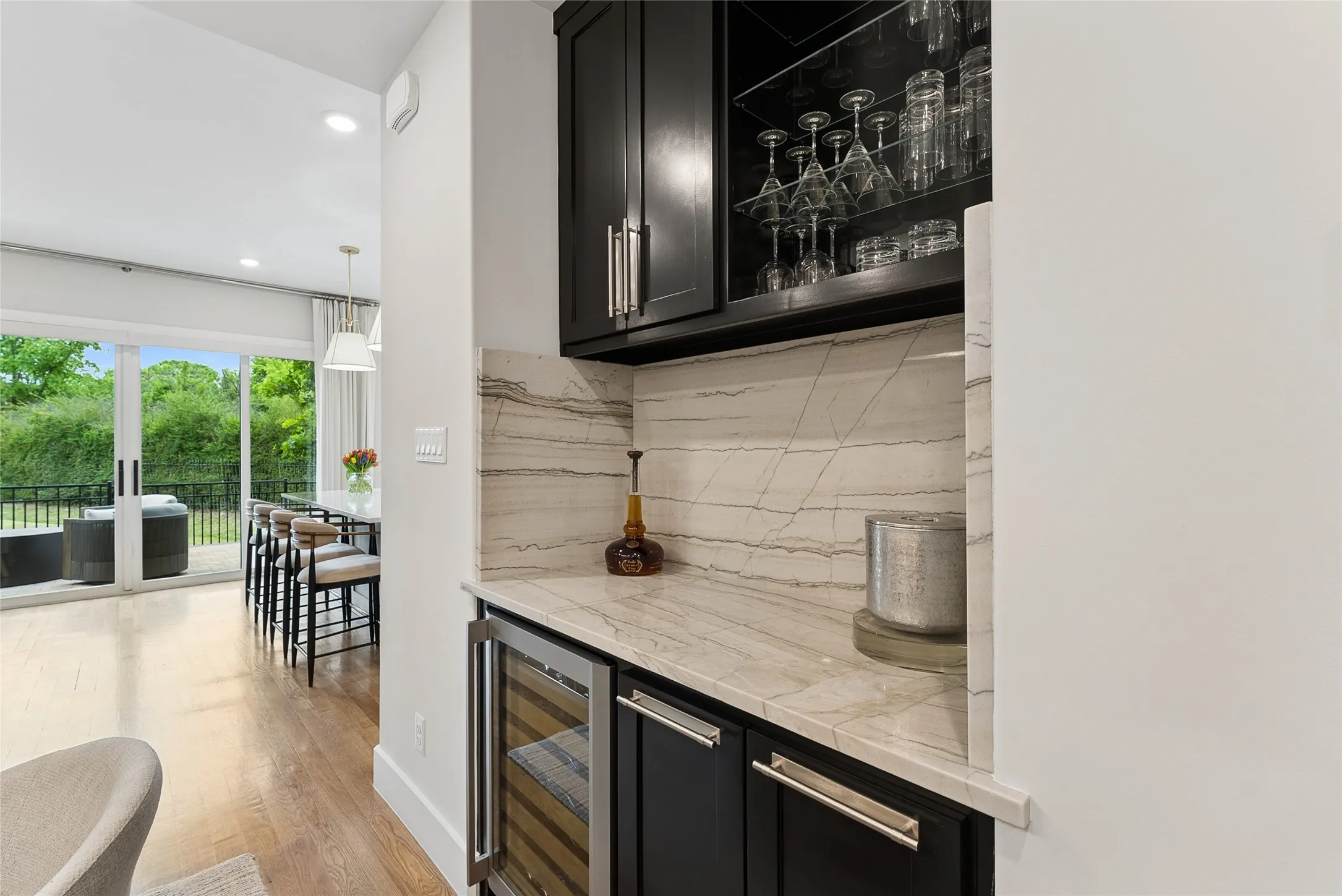 Townhouse For Sale in Dallas County , 3922 Redding Row, Dallas, Texas 75220, 3 Bedroom, 3 Bathroom, 2 Garage spaces, 2,700 Sqft, built in 2021, mls#21377166, Real Estate Agent in Dallas, Homes For Sale in Dallas county, Homes For Sale in Dallas, Realtor in Dallas Texas, Real Estate Brokerage Independent Realty Texas, Luminita Cordes Realtor