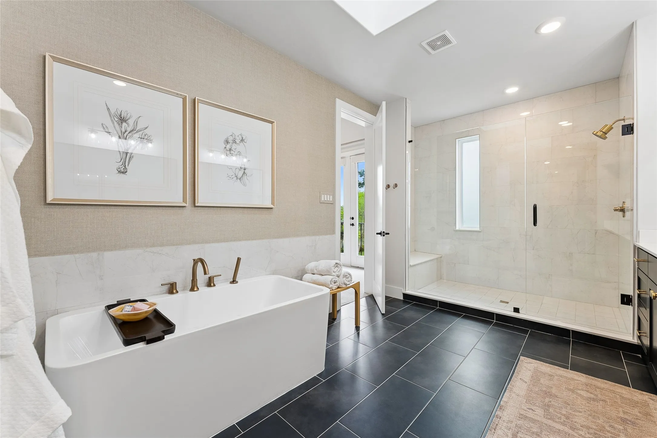 Townhouse For Sale in Dallas County , 3922 Redding Row, Dallas, Texas 75220, 3 Bedroom, 3 Bathroom, 2 Garage spaces, 2,700 Sqft, built in 2021, mls#21377166, Real Estate Agent in Dallas, Homes For Sale in Dallas county, Homes For Sale in Dallas, Realtor in Dallas Texas, Real Estate Brokerage Independent Realty Texas, Luminita Cordes Realtor