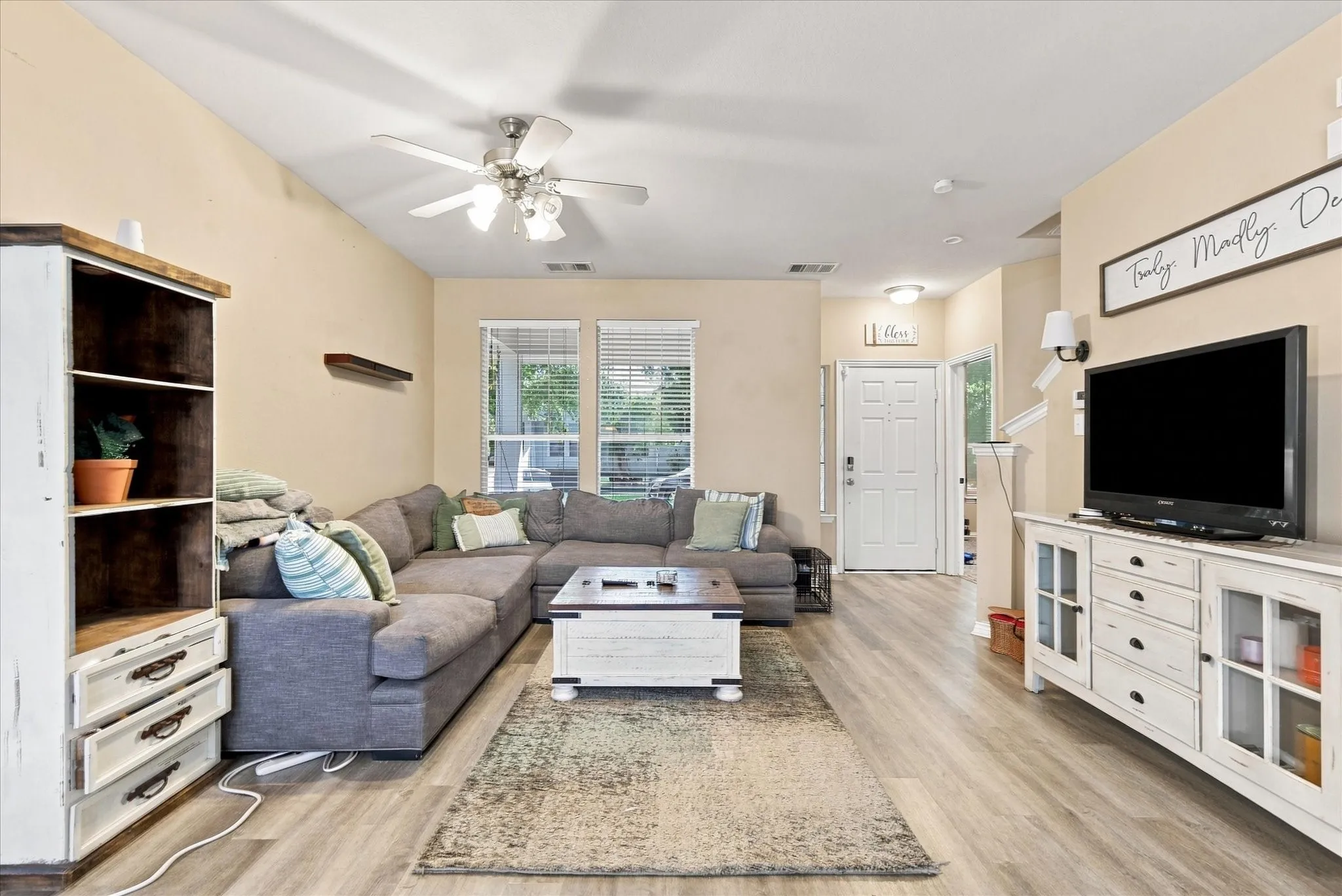 Single Family Residence For Sale in Denton County , 1395 Portsmouth Drive, Providence Village, Texas 76227, 4 Bedroom, 3 Bathroom, 2 Garage spaces, 1,609 Sqft, built in 2004, mls#21380800, Real Estate Agent in Providence Village, Homes For Sale in Denton county, Homes For Sale in Providence Village, Realtor in Providence Village Texas, Real Estate Brokerage Independent Realty Texas, Luminita Cordes Realtor