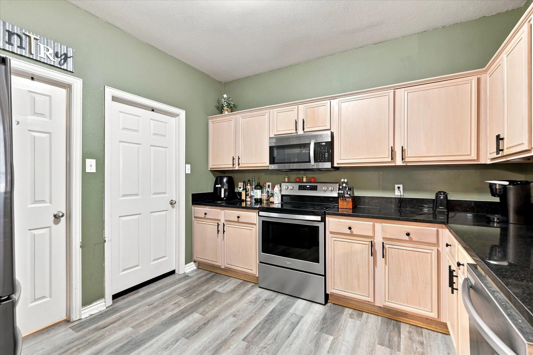 Single Family Residence For Sale in Denton County , 1395 Portsmouth Drive, Providence Village, Texas 76227, 4 Bedroom, 3 Bathroom, 2 Garage spaces, 1,609 Sqft, built in 2004, mls#21380800, Real Estate Agent in Providence Village, Homes For Sale in Denton county, Homes For Sale in Providence Village, Realtor in Providence Village Texas, Real Estate Brokerage Independent Realty Texas, Luminita Cordes Realtor