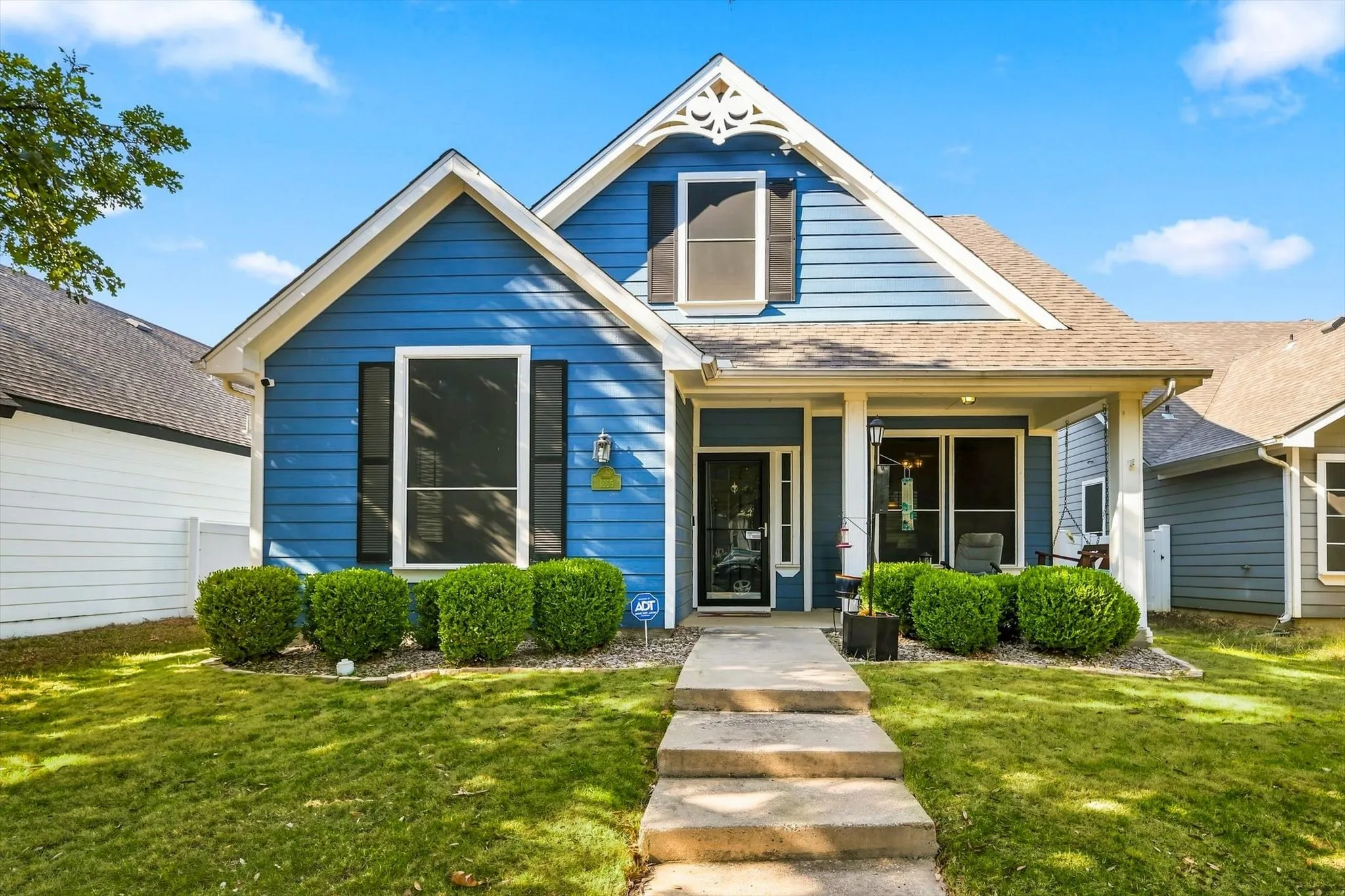 Single Family Residence For Sale in Denton County , 1395 Portsmouth Drive, Providence Village, Texas 76227, 4 Bedroom, 3 Bathroom, 2 Garage spaces, 1,609 Sqft, built in 2004, mls#21380800, Real Estate Agent in Providence Village, Homes For Sale in Denton county, Homes For Sale in Providence Village, Realtor in Providence Village Texas, Real Estate Brokerage Independent Realty Texas, Luminita Cordes Realtor