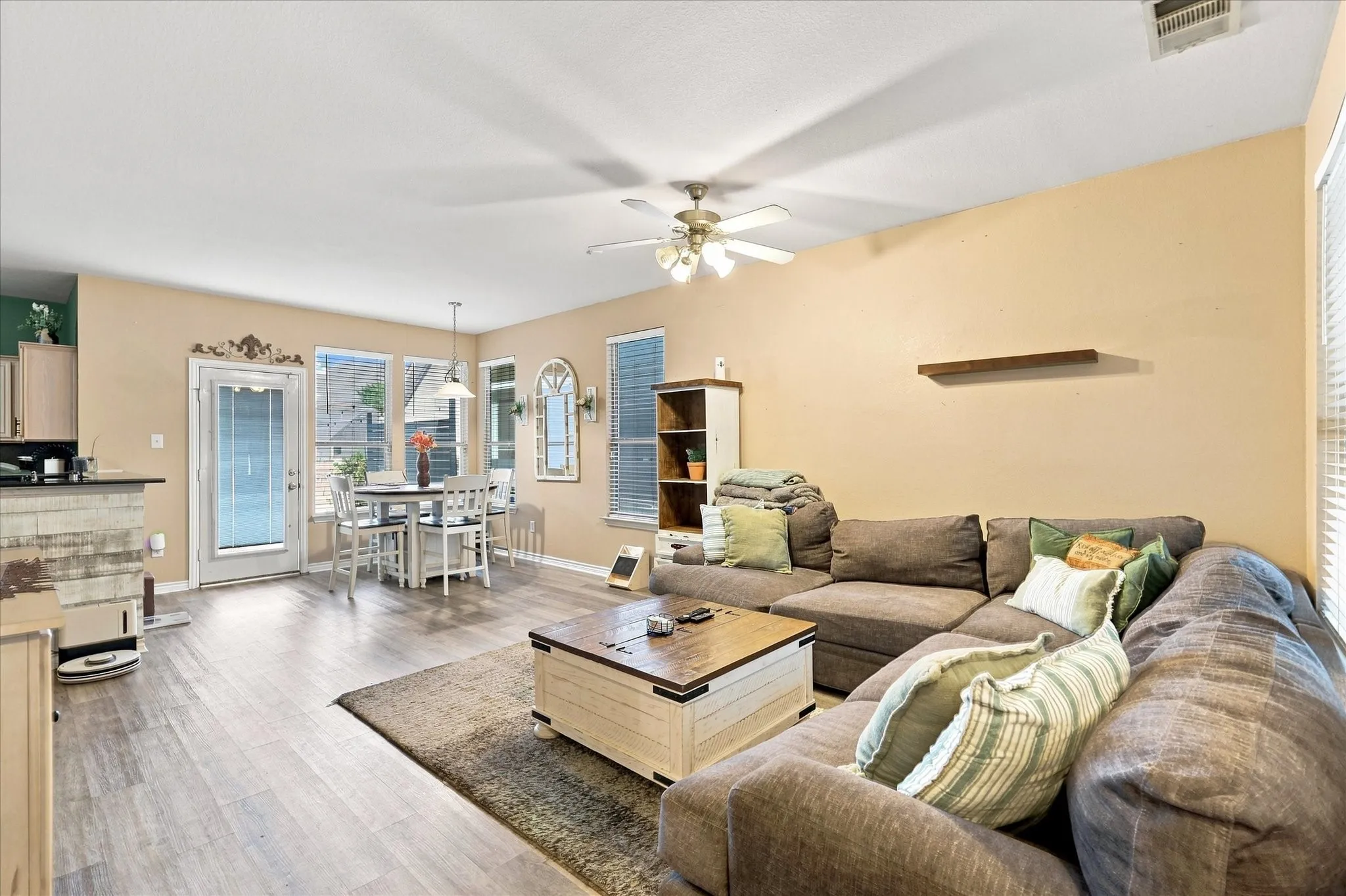 Single Family Residence For Sale in Denton County , 1395 Portsmouth Drive, Providence Village, Texas 76227, 4 Bedroom, 3 Bathroom, 2 Garage spaces, 1,609 Sqft, built in 2004, mls#21380800, Real Estate Agent in Providence Village, Homes For Sale in Denton county, Homes For Sale in Providence Village, Realtor in Providence Village Texas, Real Estate Brokerage Independent Realty Texas, Luminita Cordes Realtor