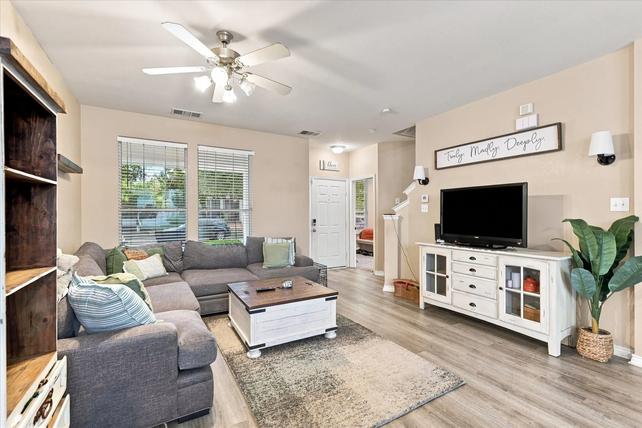 Single Family Residence For Sale in Denton County , 1395 Portsmouth Drive, Providence Village, Texas 76227, 4 Bedroom, 3 Bathroom, 2 Garage spaces, 1,609 Sqft, built in 2004, mls#21380800, Real Estate Agent in Providence Village, Homes For Sale in Denton county, Homes For Sale in Providence Village, Realtor in Providence Village Texas, Real Estate Brokerage Independent Realty Texas, Luminita Cordes Realtor