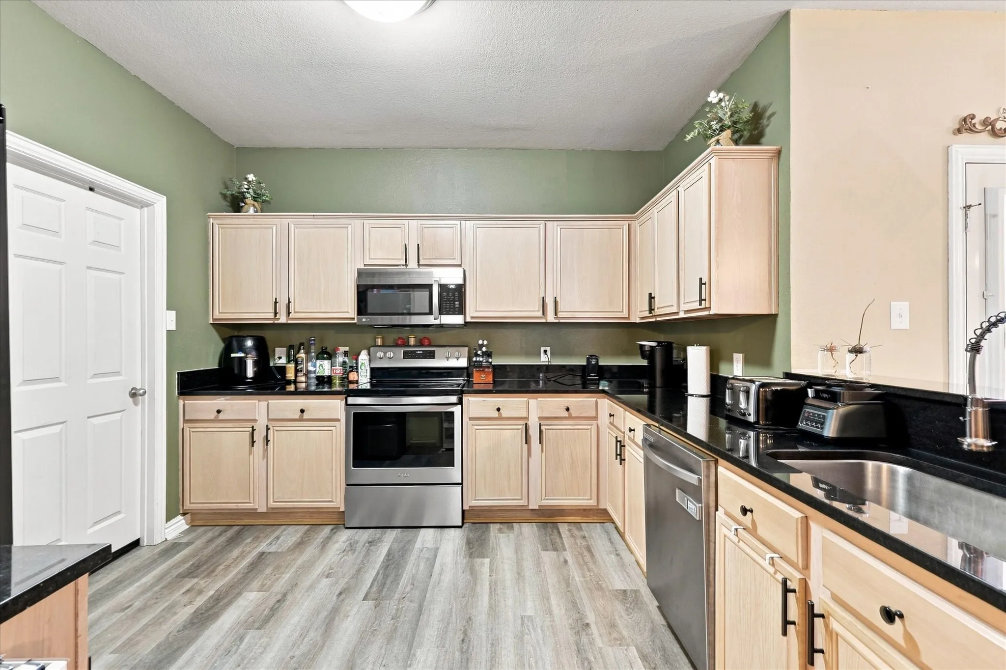 Single Family Residence For Sale in Denton County , 1395 Portsmouth Drive, Providence Village, Texas 76227, 4 Bedroom, 3 Bathroom, 2 Garage spaces, 1,609 Sqft, built in 2004, mls#21380800, Real Estate Agent in Providence Village, Homes For Sale in Denton county, Homes For Sale in Providence Village, Realtor in Providence Village Texas, Real Estate Brokerage Independent Realty Texas, Luminita Cordes Realtor