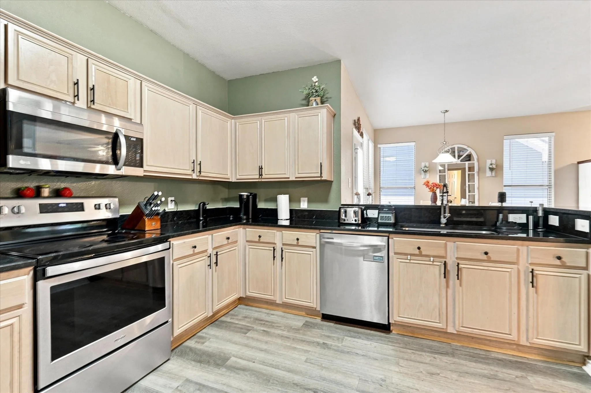 Single Family Residence For Sale in Denton County , 1395 Portsmouth Drive, Providence Village, Texas 76227, 4 Bedroom, 3 Bathroom, 2 Garage spaces, 1,609 Sqft, built in 2004, mls#21380800, Real Estate Agent in Providence Village, Homes For Sale in Denton county, Homes For Sale in Providence Village, Realtor in Providence Village Texas, Real Estate Brokerage Independent Realty Texas, Luminita Cordes Realtor