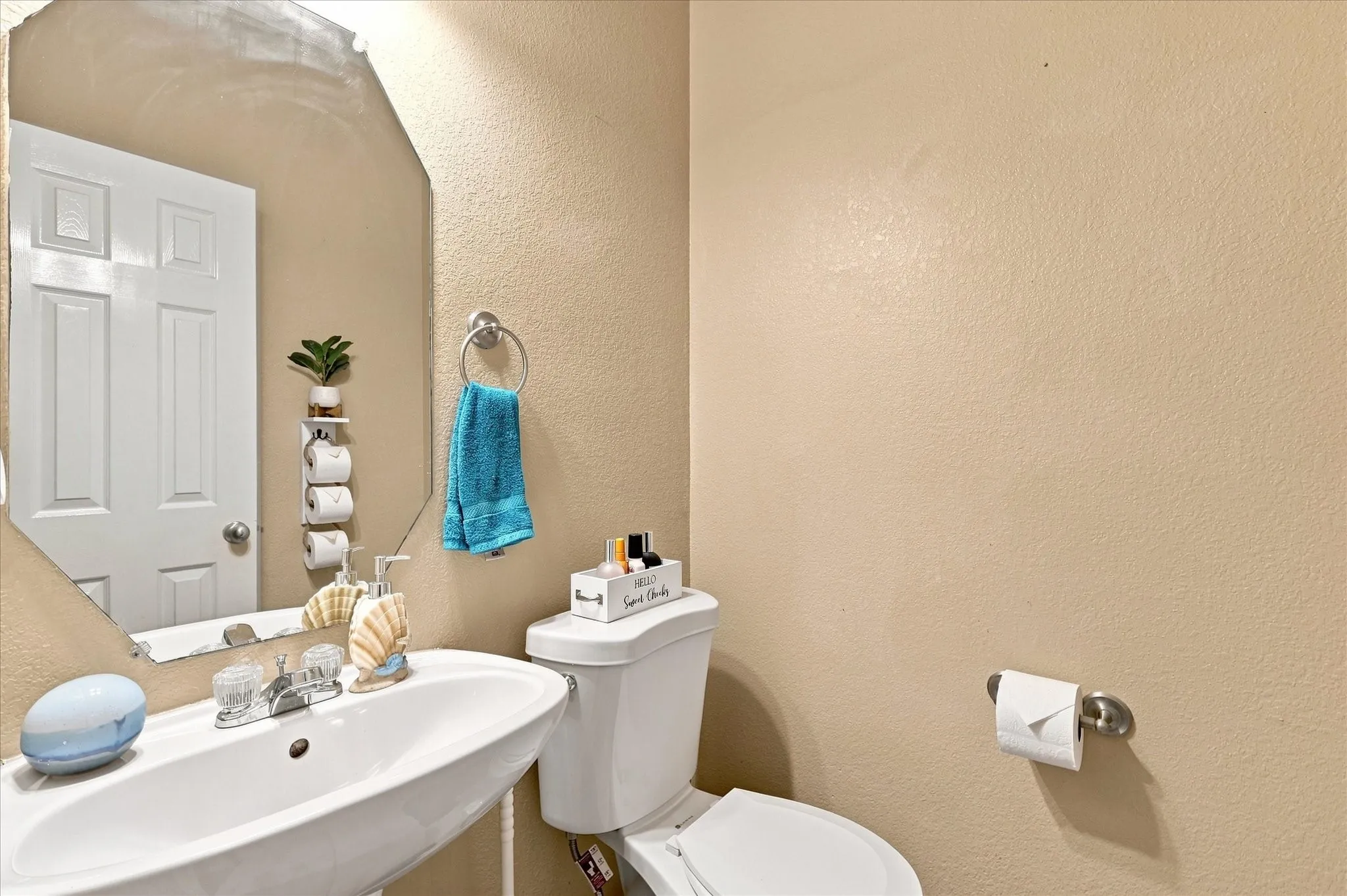 Single Family Residence For Sale in Denton County , 1395 Portsmouth Drive, Providence Village, Texas 76227, 4 Bedroom, 3 Bathroom, 2 Garage spaces, 1,609 Sqft, built in 2004, mls#21380800, Real Estate Agent in Providence Village, Homes For Sale in Denton county, Homes For Sale in Providence Village, Realtor in Providence Village Texas, Real Estate Brokerage Independent Realty Texas, Luminita Cordes Realtor