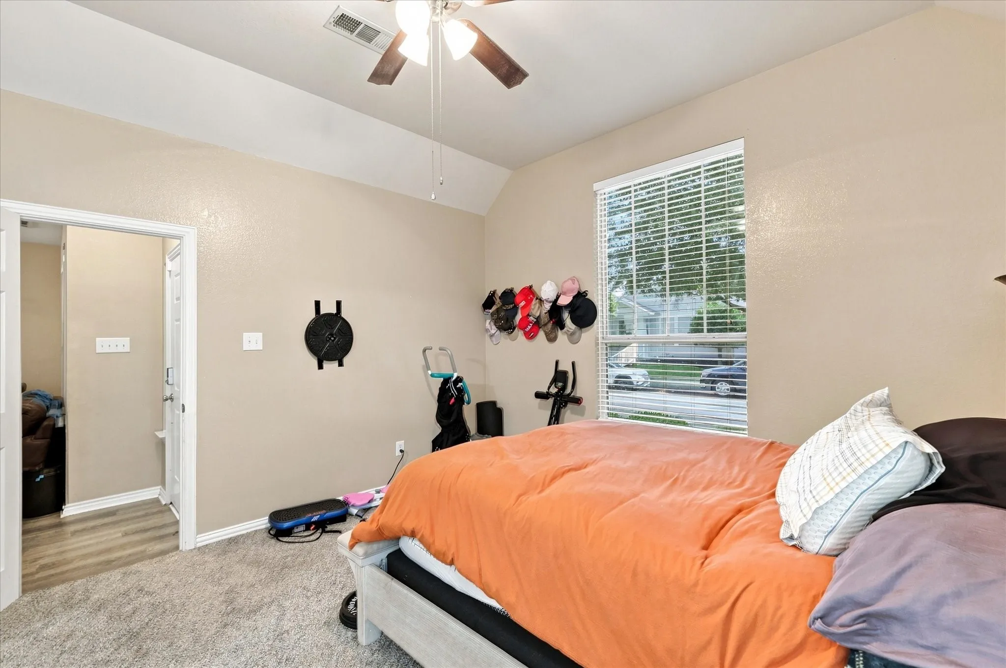 Single Family Residence For Sale in Denton County , 1395 Portsmouth Drive, Providence Village, Texas 76227, 4 Bedroom, 3 Bathroom, 2 Garage spaces, 1,609 Sqft, built in 2004, mls#21380800, Real Estate Agent in Providence Village, Homes For Sale in Denton county, Homes For Sale in Providence Village, Realtor in Providence Village Texas, Real Estate Brokerage Independent Realty Texas, Luminita Cordes Realtor