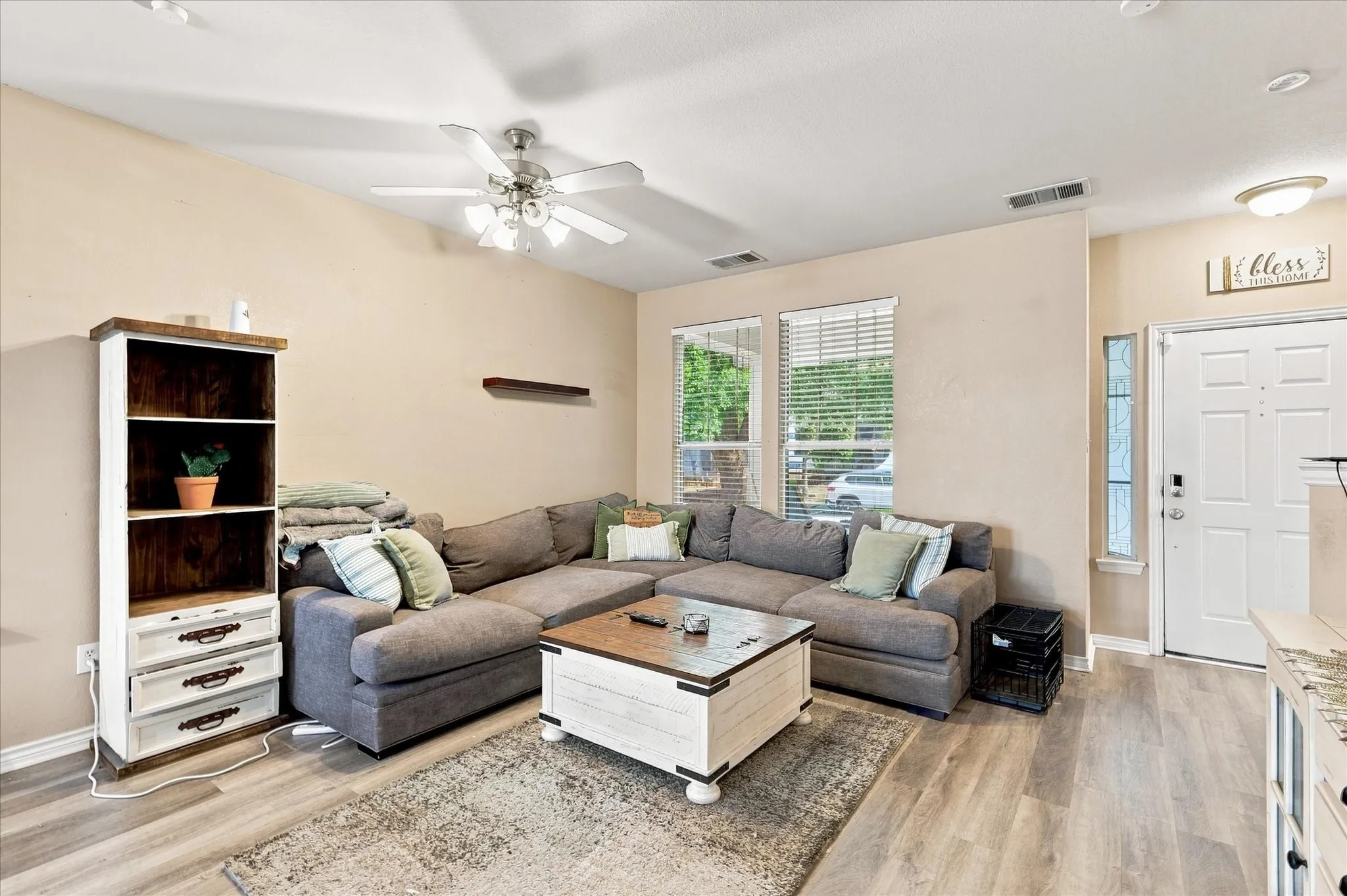 Single Family Residence For Sale in Denton County , 1395 Portsmouth Drive, Providence Village, Texas 76227, 4 Bedroom, 3 Bathroom, 2 Garage spaces, 1,609 Sqft, built in 2004, mls#21380800, Real Estate Agent in Providence Village, Homes For Sale in Denton county, Homes For Sale in Providence Village, Realtor in Providence Village Texas, Real Estate Brokerage Independent Realty Texas, Luminita Cordes Realtor