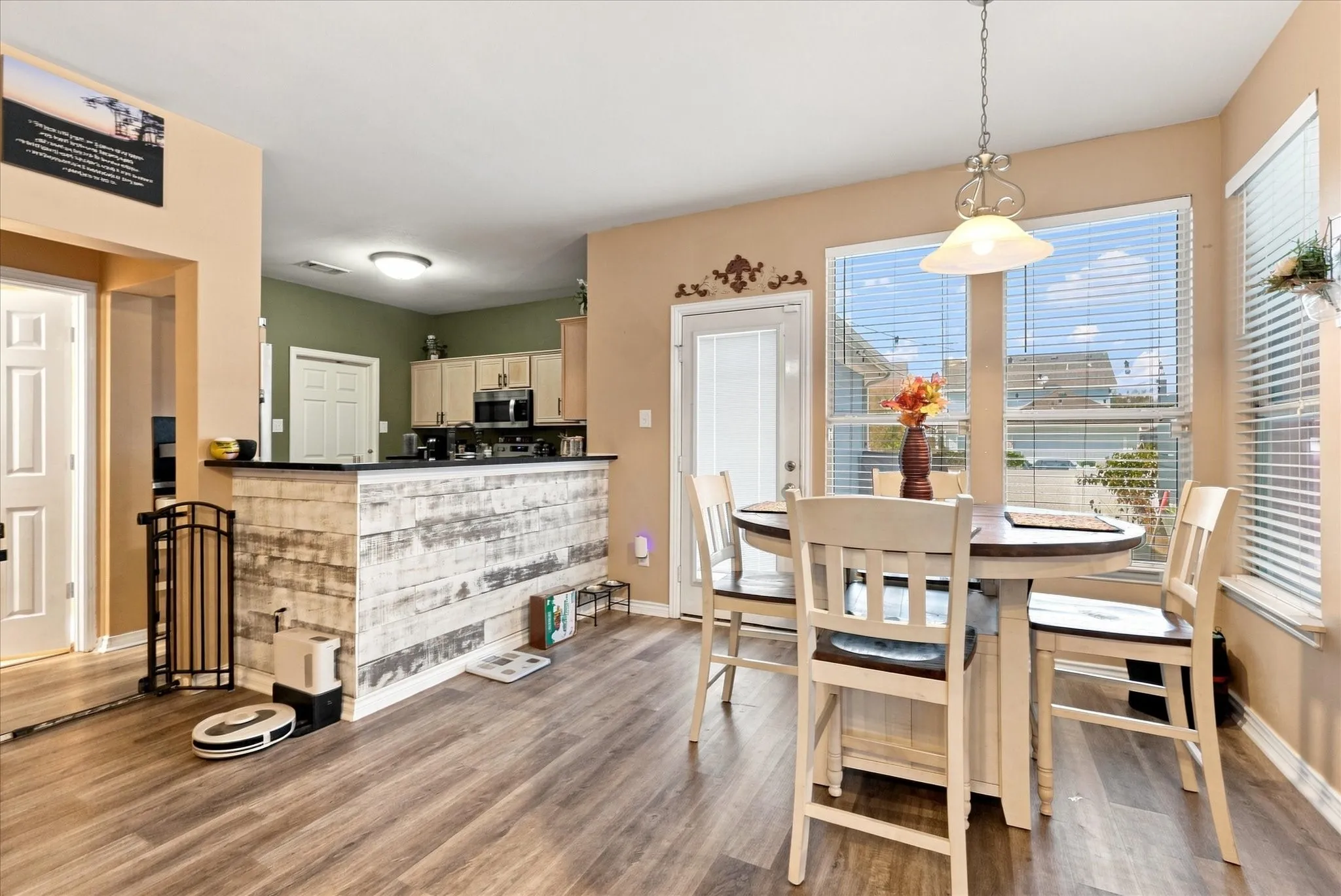 Single Family Residence For Sale in Denton County , 1395 Portsmouth Drive, Providence Village, Texas 76227, 4 Bedroom, 3 Bathroom, 2 Garage spaces, 1,609 Sqft, built in 2004, mls#21380800, Real Estate Agent in Providence Village, Homes For Sale in Denton county, Homes For Sale in Providence Village, Realtor in Providence Village Texas, Real Estate Brokerage Independent Realty Texas, Luminita Cordes Realtor