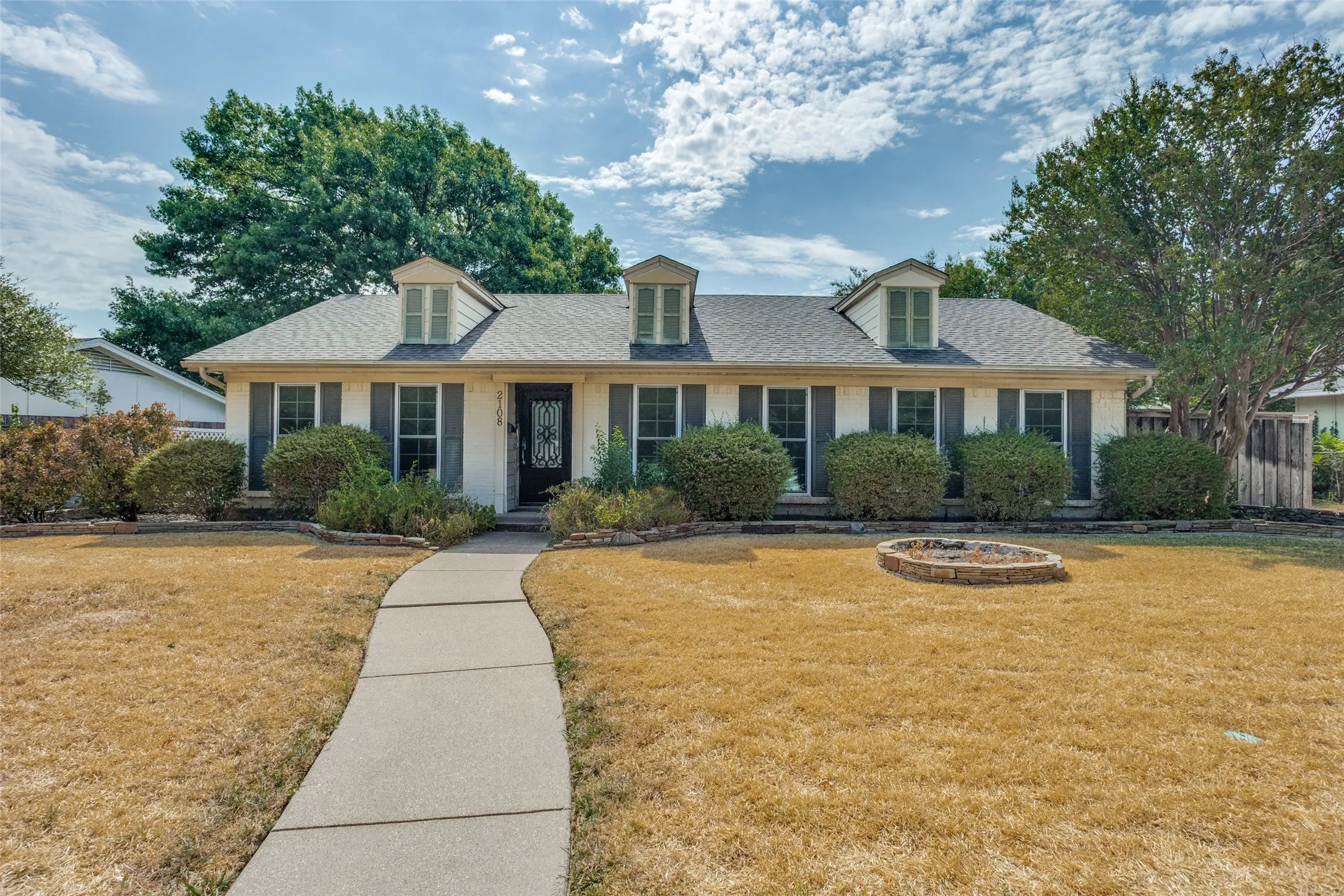 Single Family Residence For Sale in Dallas County , 2108 Custer Parkway, Richardson, Texas 75080, 3 Bedroom, 2 Bathroom, Garage spaces, 1,480 Sqft, built in 1967, mls#21381716, Real Estate Agent in Richardson, Homes For Sale in Dallas county, Homes For Sale in Richardson, Realtor in Richardson Texas, Real Estate Brokerage Independent Realty Texas, Luminita Cordes Realtor