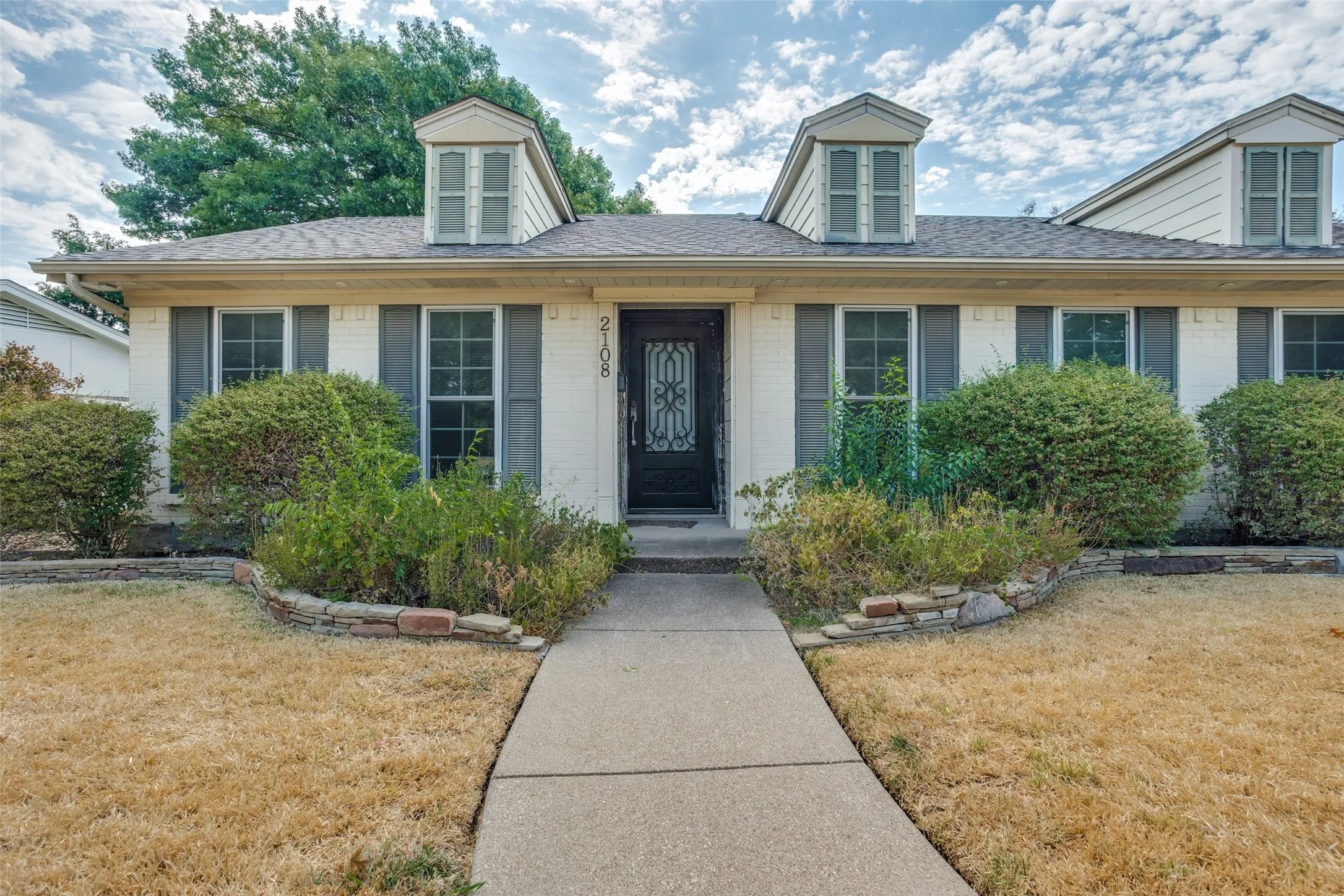 Single Family Residence For Sale in Dallas County , 2108 Custer Parkway, Richardson, Texas 75080, 3 Bedroom, 2 Bathroom, Garage spaces, 1,480 Sqft, built in 1967, mls#21381716, Real Estate Agent in Richardson, Homes For Sale in Dallas county, Homes For Sale in Richardson, Realtor in Richardson Texas, Real Estate Brokerage Independent Realty Texas, Luminita Cordes Realtor