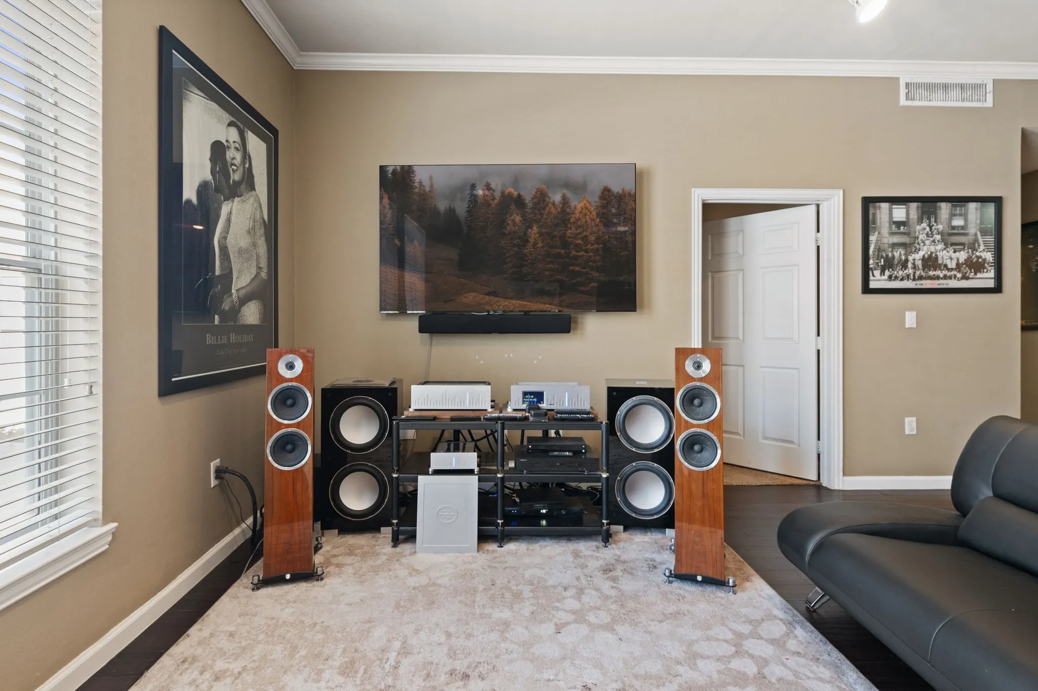 Condominium For Sale in Dallas County , 2305 Worthington Street 108, Dallas, Texas 75204, 2 Bedroom, 2 Bathroom, 2 Garage spaces, 1,295 Sqft, built in 1999, mls#21377136, Real Estate Agent in Dallas, Homes For Sale in Dallas county, Homes For Sale in Dallas, Realtor in Dallas Texas, Real Estate Brokerage Independent Realty Texas, Luminita Cordes Realtor