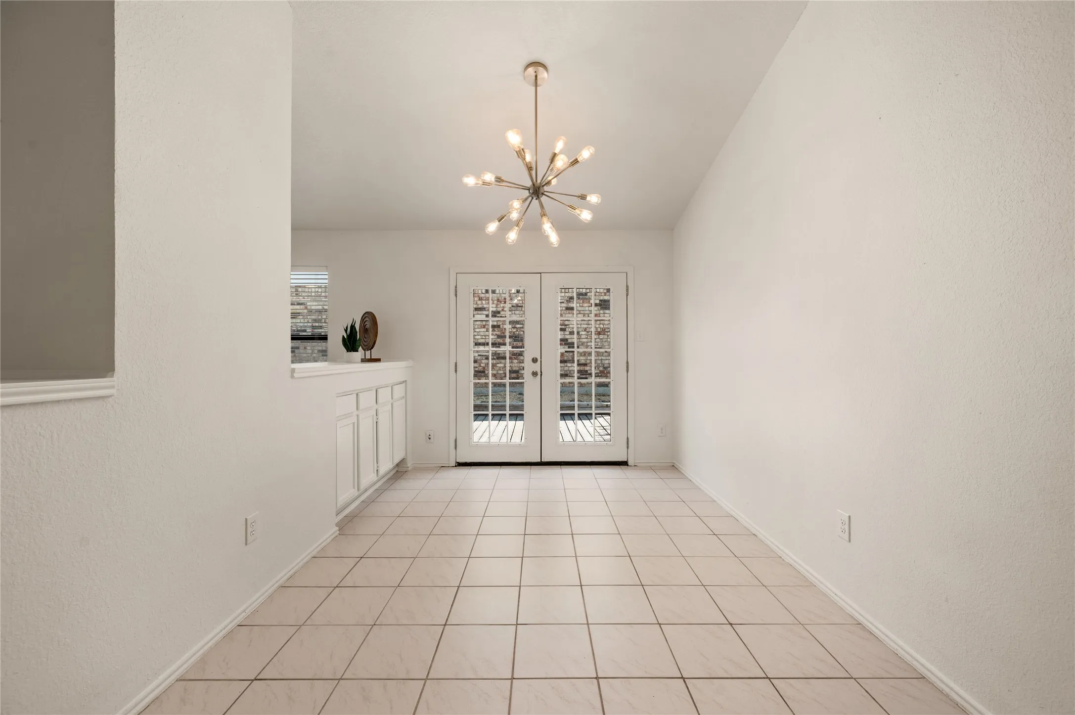 Single Family Residence For Sale in Tarrant County , 1432 Thistlewood Lane, Grapevine, Texas 76051, 3 Bedroom, 2 Bathroom, 2 Garage spaces, 1,348 Sqft, built in 1985, mls#21380570, Real Estate Agent in Grapevine, Homes For Sale in Tarrant county, Homes For Sale in Grapevine, Realtor in Grapevine Texas, Real Estate Brokerage Independent Realty Texas, Luminita Cordes Realtor