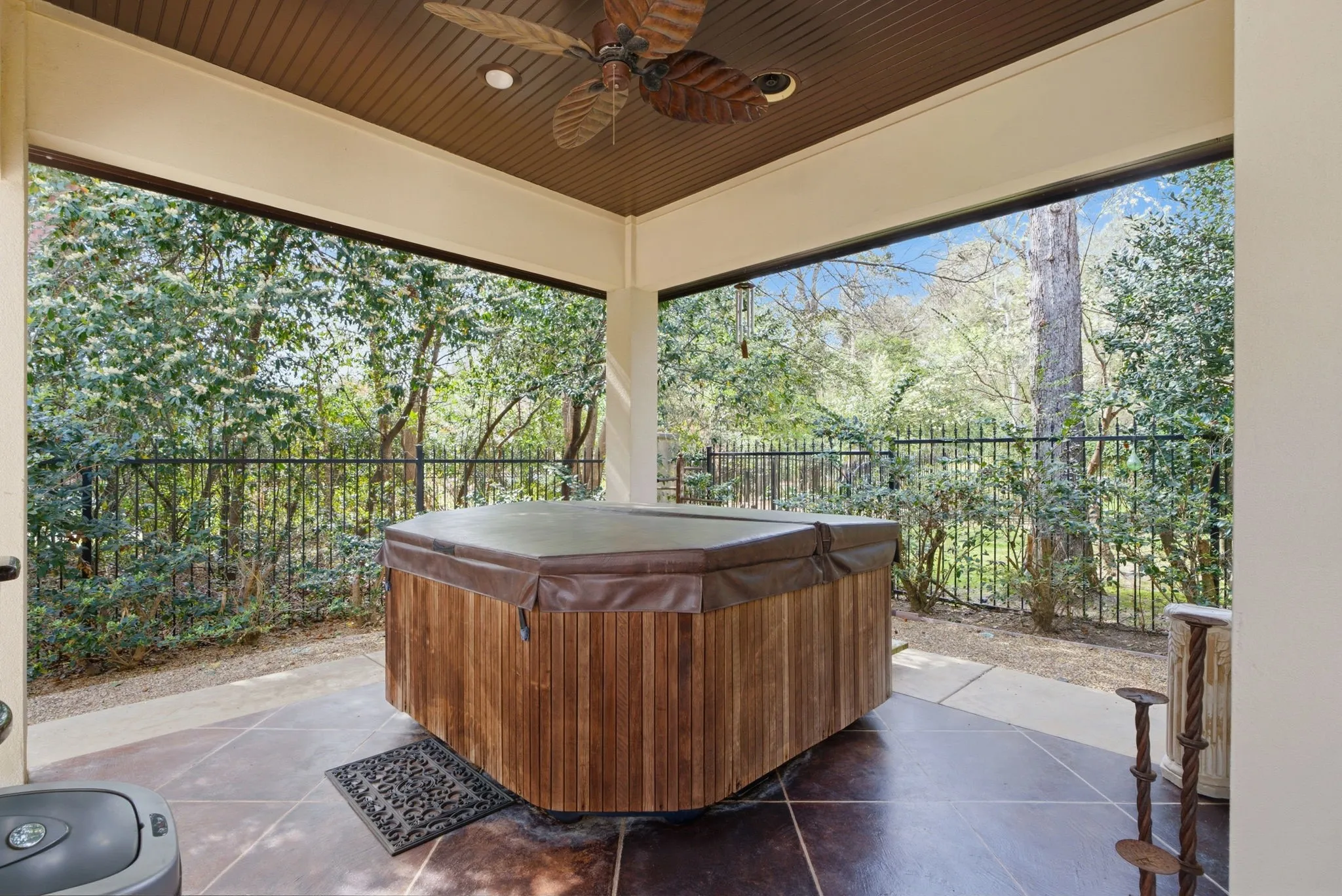 Single Family Residence For Sale in Smith County , 3645 Woods Boulevard, Tyler, Texas 75707, 4 Bedroom, 5 Bathroom, 4 Garage spaces, 4,478 Sqft, built in 1998, mls#21382932, Real Estate Agent in Tyler, Homes For Sale in Smith county, Homes For Sale in Tyler, Realtor in Tyler Texas, Real Estate Brokerage Independent Realty Texas, Luminita Cordes Realtor