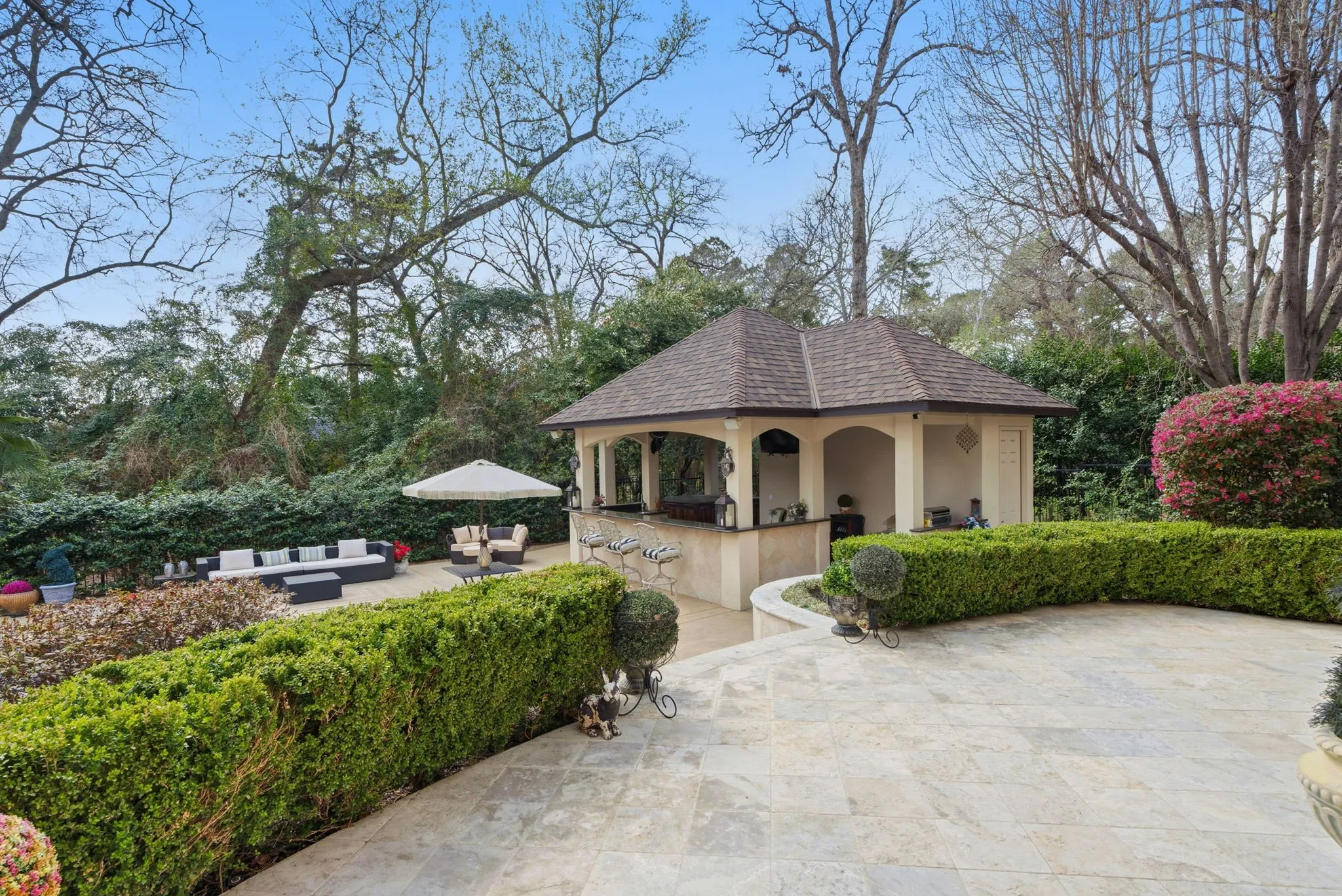 Single Family Residence For Sale in Smith County , 3645 Woods Boulevard, Tyler, Texas 75707, 4 Bedroom, 5 Bathroom, 4 Garage spaces, 4,478 Sqft, built in 1998, mls#21382932, Real Estate Agent in Tyler, Homes For Sale in Smith county, Homes For Sale in Tyler, Realtor in Tyler Texas, Real Estate Brokerage Independent Realty Texas, Luminita Cordes Realtor
