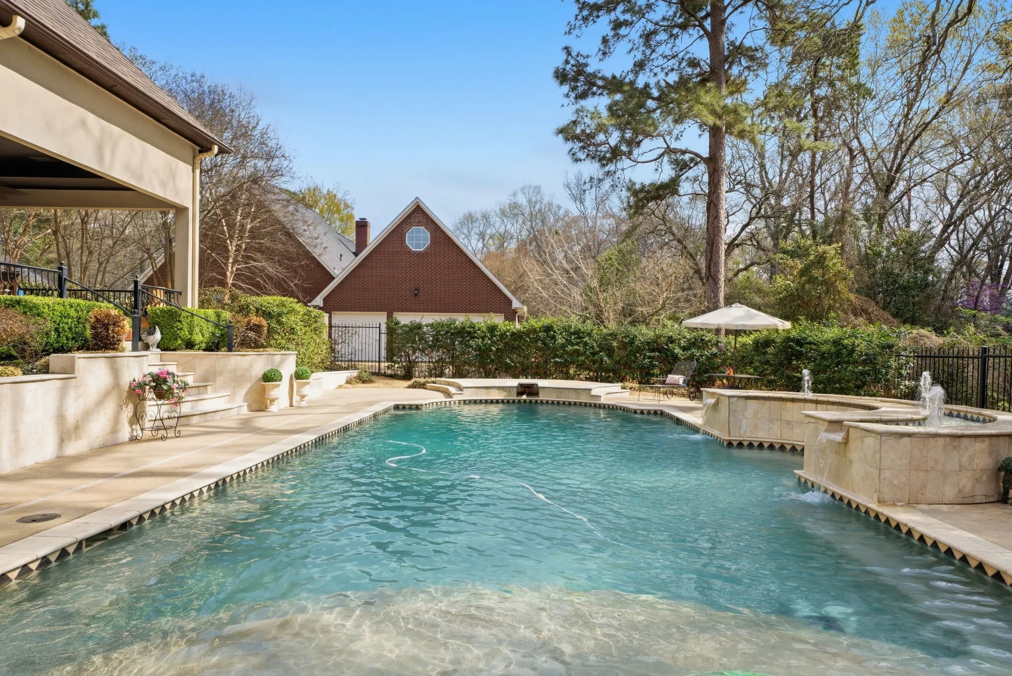 Single Family Residence For Sale in Smith County , 3645 Woods Boulevard, Tyler, Texas 75707, 4 Bedroom, 5 Bathroom, 4 Garage spaces, 4,478 Sqft, built in 1998, mls#21382932, Real Estate Agent in Tyler, Homes For Sale in Smith county, Homes For Sale in Tyler, Realtor in Tyler Texas, Real Estate Brokerage Independent Realty Texas, Luminita Cordes Realtor