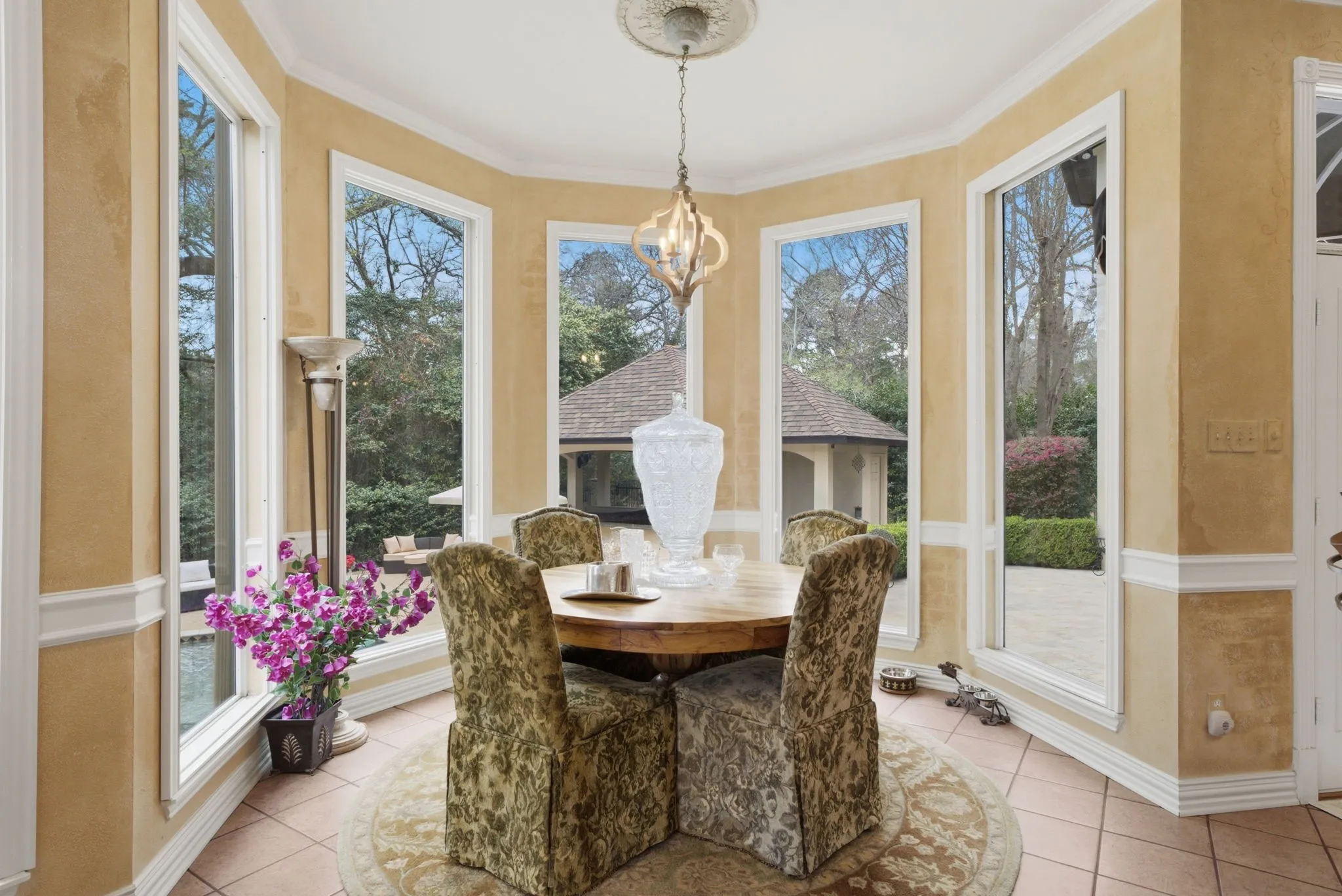 Single Family Residence For Sale in Smith County , 3645 Woods Boulevard, Tyler, Texas 75707, 4 Bedroom, 5 Bathroom, 4 Garage spaces, 4,478 Sqft, built in 1998, mls#21382932, Real Estate Agent in Tyler, Homes For Sale in Smith county, Homes For Sale in Tyler, Realtor in Tyler Texas, Real Estate Brokerage Independent Realty Texas, Luminita Cordes Realtor