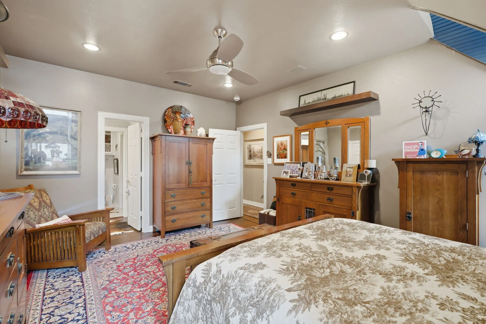 Single Family Residence For Sale in Smith County , 3645 Woods Boulevard, Tyler, Texas 75707, 4 Bedroom, 5 Bathroom, 4 Garage spaces, 4,478 Sqft, built in 1998, mls#21382932, Real Estate Agent in Tyler, Homes For Sale in Smith county, Homes For Sale in Tyler, Realtor in Tyler Texas, Real Estate Brokerage Independent Realty Texas, Luminita Cordes Realtor