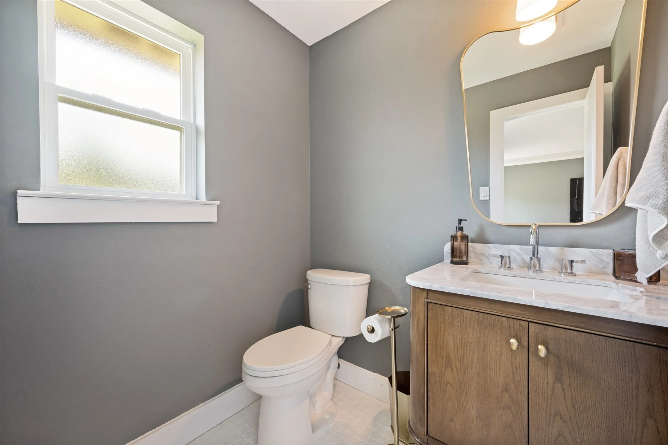 Single Family Residence For Sale in Tarrant County , 3700 Cliffwood Drive, Colleyville, Texas 76034, 3 Bedroom, 3 Bathroom, 2 Garage spaces, 2,267 Sqft, built in 1983, mls#21380627, Real Estate Agent in Colleyville, Homes For Sale in Tarrant county, Homes For Sale in Colleyville, Realtor in Colleyville Texas, Real Estate Brokerage Independent Realty Texas, Luminita Cordes Realtor