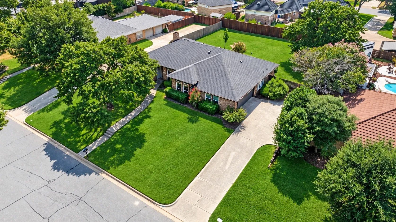 Single Family Residence For Sale in Tarrant County , 3700 Cliffwood Drive, Colleyville, Texas 76034, 3 Bedroom, 3 Bathroom, 2 Garage spaces, 2,267 Sqft, built in 1983, mls#21380627, Real Estate Agent in Colleyville, Homes For Sale in Tarrant county, Homes For Sale in Colleyville, Realtor in Colleyville Texas, Real Estate Brokerage Independent Realty Texas, Luminita Cordes Realtor