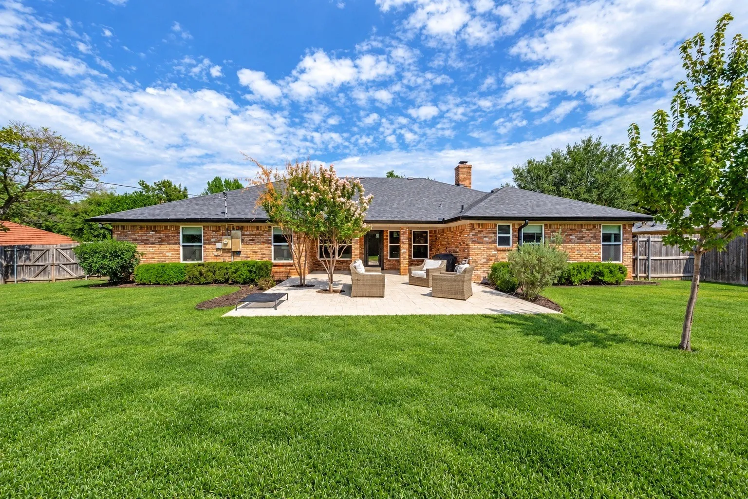 Single Family Residence For Sale in Tarrant County , 3700 Cliffwood Drive, Colleyville, Texas 76034, 3 Bedroom, 3 Bathroom, 2 Garage spaces, 2,267 Sqft, built in 1983, mls#21380627, Real Estate Agent in Colleyville, Homes For Sale in Tarrant county, Homes For Sale in Colleyville, Realtor in Colleyville Texas, Real Estate Brokerage Independent Realty Texas, Luminita Cordes Realtor