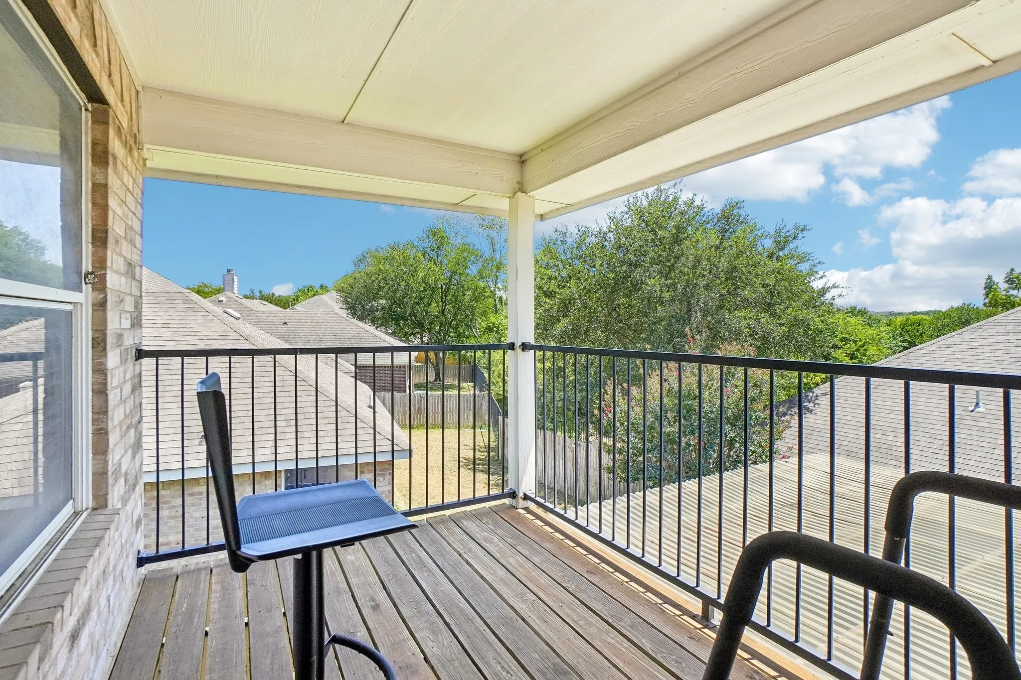 Second story balcony