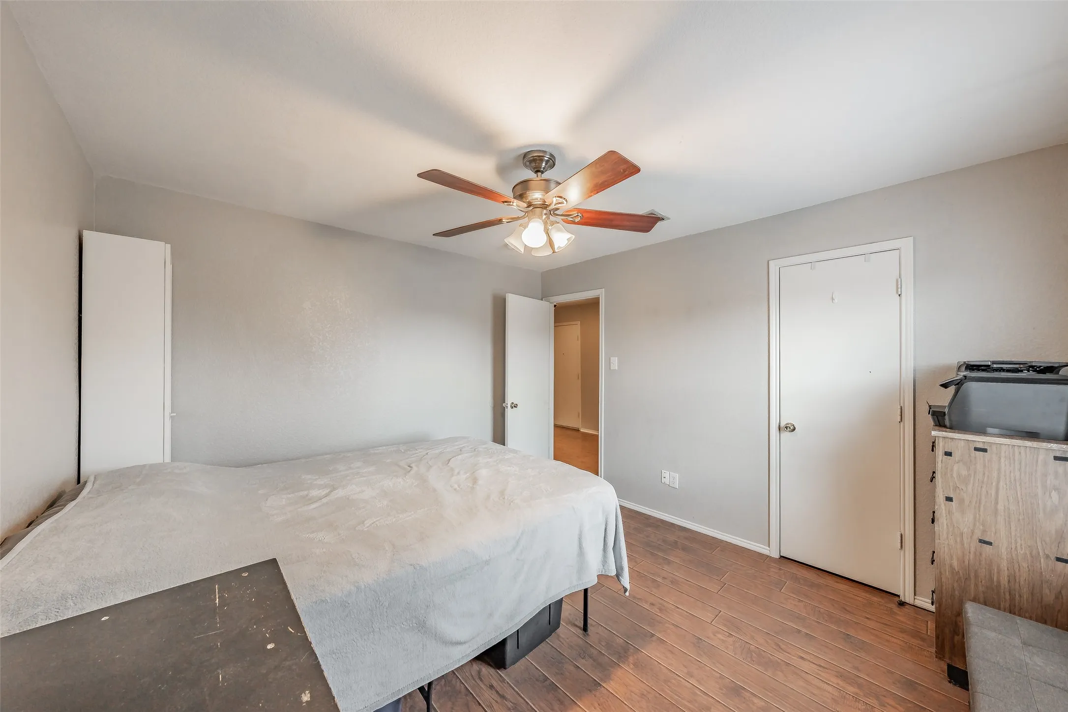 Single Family Residence For Sale in Denton County , 135 Ringneck Drive, Sanger, Texas 76266, 4 Bedroom, 2 Bathroom, 2 Garage spaces, 1,760 Sqft, built in 2006, mls#21377275, Real Estate Agent in Sanger, Homes For Sale in Denton county, Homes For Sale in Sanger, Realtor in Sanger Texas, Real Estate Brokerage Independent Realty Texas, Luminita Cordes Realtor