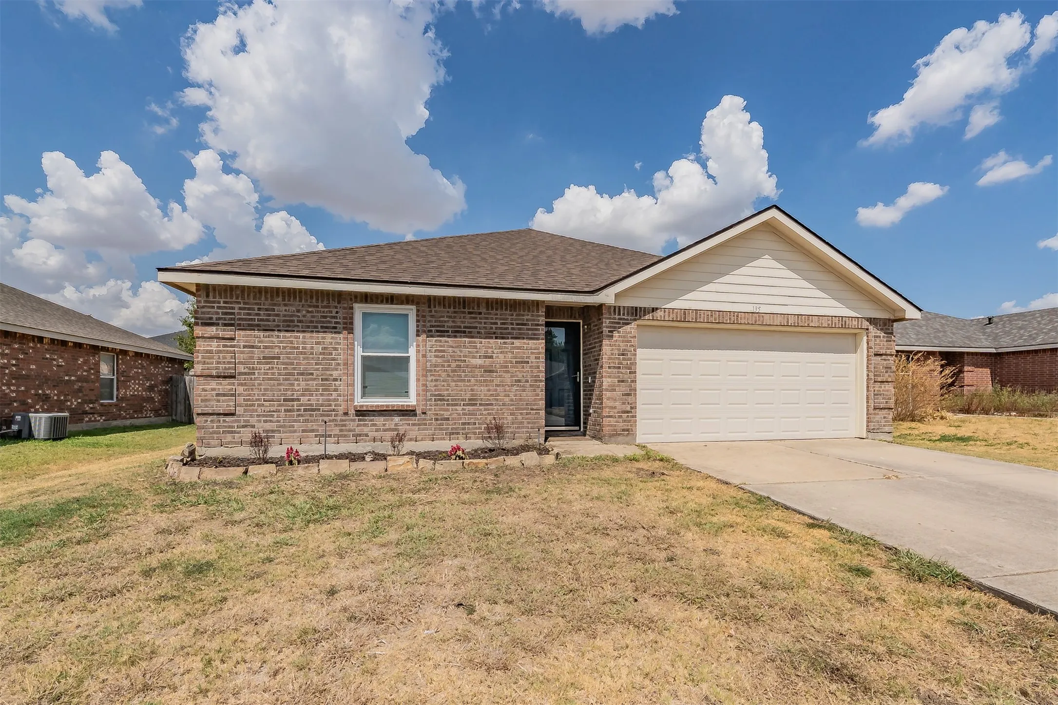 Single Family Residence For Sale in Denton County , 135 Ringneck Drive, Sanger, Texas 76266, 4 Bedroom, 2 Bathroom, 2 Garage spaces, 1,760 Sqft, built in 2006, mls#21377275, Real Estate Agent in Sanger, Homes For Sale in Denton county, Homes For Sale in Sanger, Realtor in Sanger Texas, Real Estate Brokerage Independent Realty Texas, Luminita Cordes Realtor