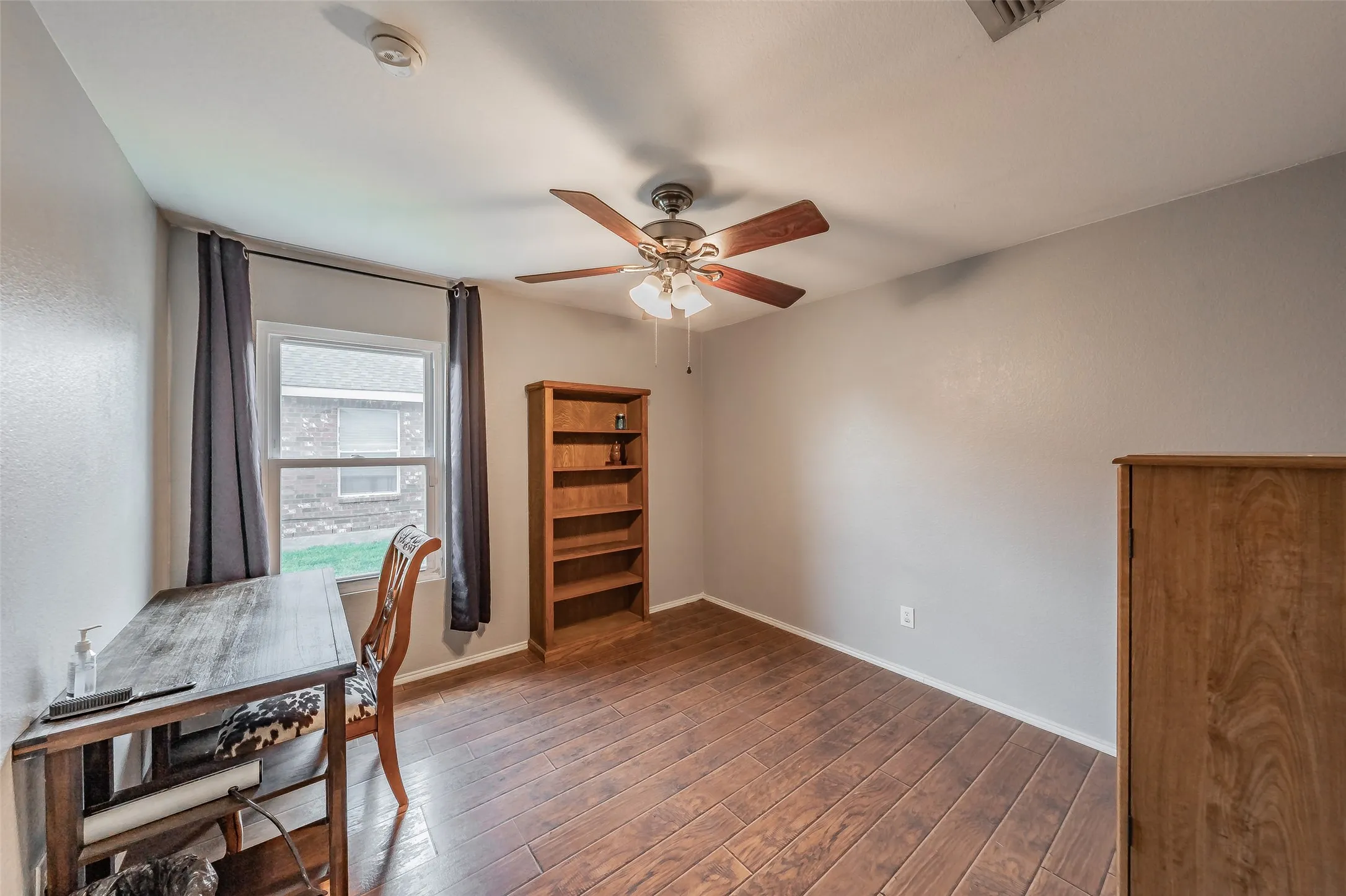 Single Family Residence For Sale in Denton County , 135 Ringneck Drive, Sanger, Texas 76266, 4 Bedroom, 2 Bathroom, 2 Garage spaces, 1,760 Sqft, built in 2006, mls#21377275, Real Estate Agent in Sanger, Homes For Sale in Denton county, Homes For Sale in Sanger, Realtor in Sanger Texas, Real Estate Brokerage Independent Realty Texas, Luminita Cordes Realtor