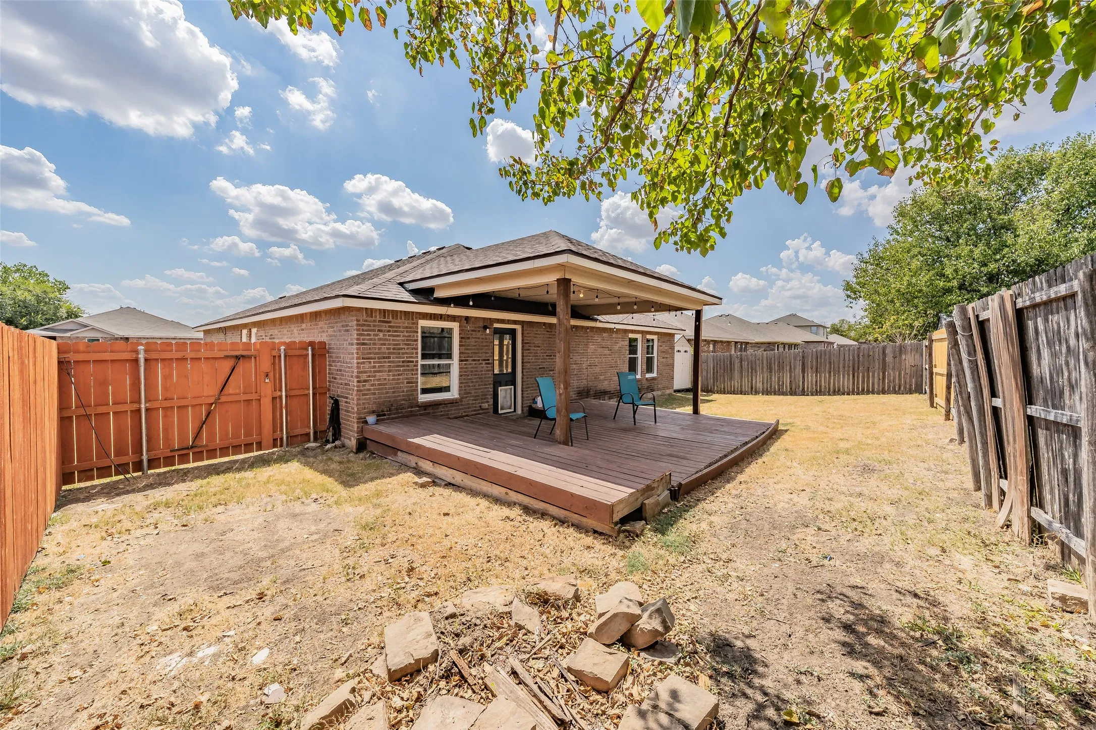 Single Family Residence For Sale in Denton County , 135 Ringneck Drive, Sanger, Texas 76266, 4 Bedroom, 2 Bathroom, 2 Garage spaces, 1,760 Sqft, built in 2006, mls#21377275, Real Estate Agent in Sanger, Homes For Sale in Denton county, Homes For Sale in Sanger, Realtor in Sanger Texas, Real Estate Brokerage Independent Realty Texas, Luminita Cordes Realtor