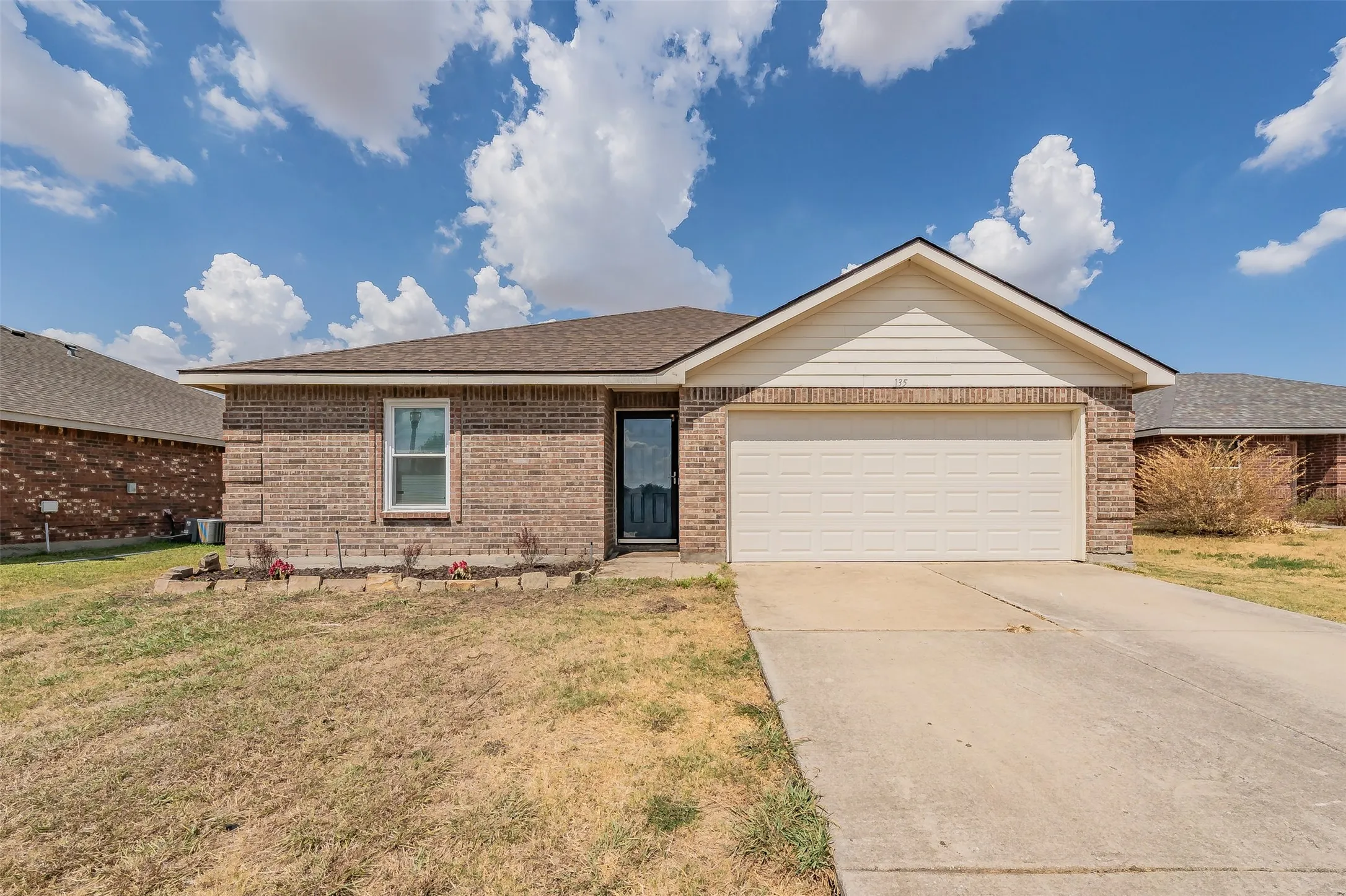 Single Family Residence For Sale in Denton County , 135 Ringneck Drive, Sanger, Texas 76266, 4 Bedroom, 2 Bathroom, 2 Garage spaces, 1,760 Sqft, built in 2006, mls#21377275, Real Estate Agent in Sanger, Homes For Sale in Denton county, Homes For Sale in Sanger, Realtor in Sanger Texas, Real Estate Brokerage Independent Realty Texas, Luminita Cordes Realtor