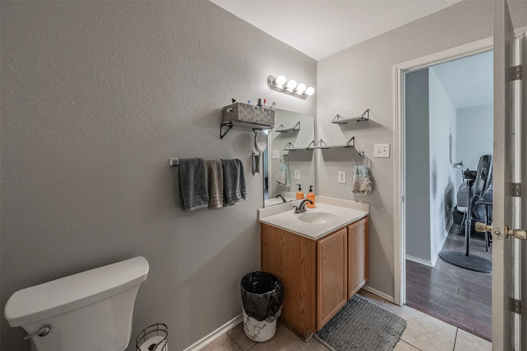 Single Family Residence For Sale in Denton County , 135 Ringneck Drive, Sanger, Texas 76266, 4 Bedroom, 2 Bathroom, 2 Garage spaces, 1,760 Sqft, built in 2006, mls#21377275, Real Estate Agent in Sanger, Homes For Sale in Denton county, Homes For Sale in Sanger, Realtor in Sanger Texas, Real Estate Brokerage Independent Realty Texas, Luminita Cordes Realtor