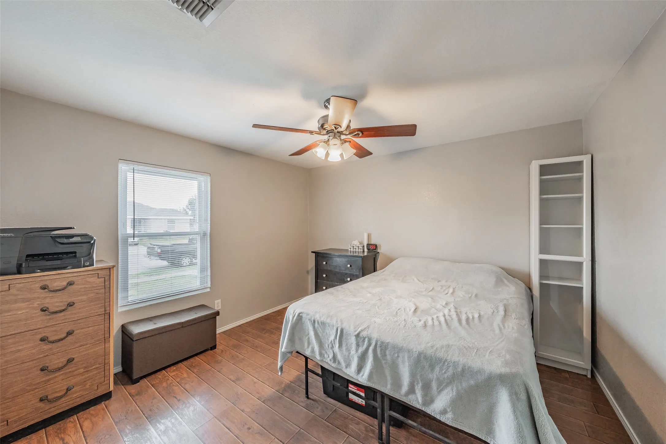 Single Family Residence For Sale in Denton County , 135 Ringneck Drive, Sanger, Texas 76266, 4 Bedroom, 2 Bathroom, 2 Garage spaces, 1,760 Sqft, built in 2006, mls#21377275, Real Estate Agent in Sanger, Homes For Sale in Denton county, Homes For Sale in Sanger, Realtor in Sanger Texas, Real Estate Brokerage Independent Realty Texas, Luminita Cordes Realtor