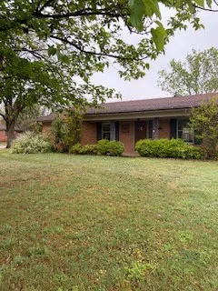 Single Family Residence For Rent in Taylor County , 2250 Greenbriar Drive, Abilene, Texas 79605, 3 Bedroom, 2 Bathroom, 2 Garage spaces, 1,671 Sqft, built in 1961, mls#21382954, Real Estate Agent in Abilene, Homes For Rent in Taylor county, Homes For Rent in Abilene, Realtor in Abilene Texas, Real Estate Brokerage Independent Realty Texas, Luminita Cordes Realtor
