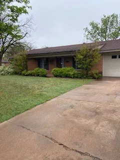 Single Family Residence For Rent in Taylor County , 2250 Greenbriar Drive, Abilene, Texas 79605, 3 Bedroom, 2 Bathroom, 2 Garage spaces, 1,671 Sqft, built in 1961, mls#21382954, Real Estate Agent in Abilene, Homes For Rent in Taylor county, Homes For Rent in Abilene, Realtor in Abilene Texas, Real Estate Brokerage Independent Realty Texas, Luminita Cordes Realtor