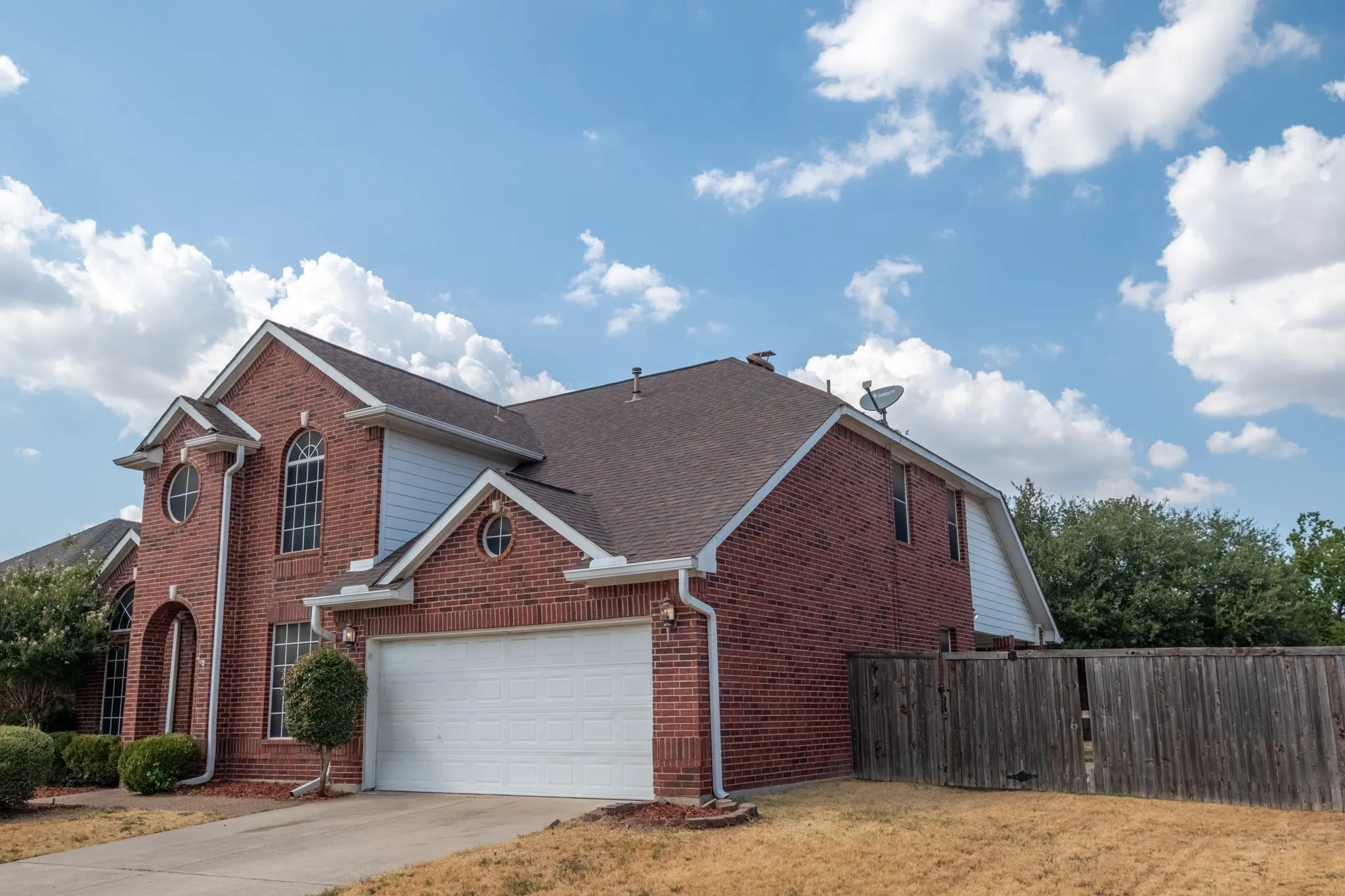 Single Family Residence For Sale in Denton County , 1619 Mallard Drive, Corinth, Texas 76210, 4 Bedroom, 3 Bathroom, 2 Garage spaces, 2,705 Sqft, built in 1999, mls#21382870, Real Estate Agent in Corinth, Homes For Sale in Denton county, Homes For Sale in Corinth, Realtor in Corinth Texas, Real Estate Brokerage Independent Realty Texas, Luminita Cordes Realtor