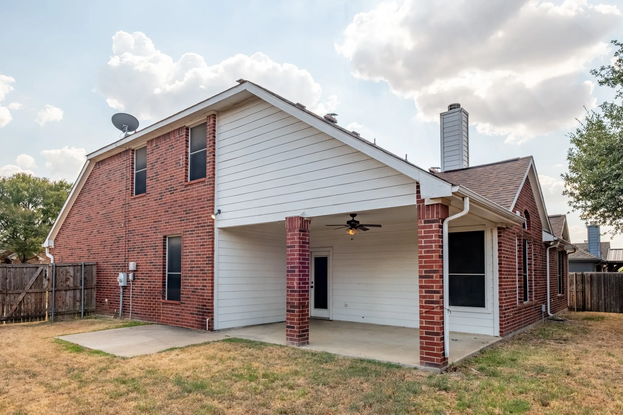 Single Family Residence For Sale in Denton County , 1619 Mallard Drive, Corinth, Texas 76210, 4 Bedroom, 3 Bathroom, 2 Garage spaces, 2,705 Sqft, built in 1999, mls#21382870, Real Estate Agent in Corinth, Homes For Sale in Denton county, Homes For Sale in Corinth, Realtor in Corinth Texas, Real Estate Brokerage Independent Realty Texas, Luminita Cordes Realtor