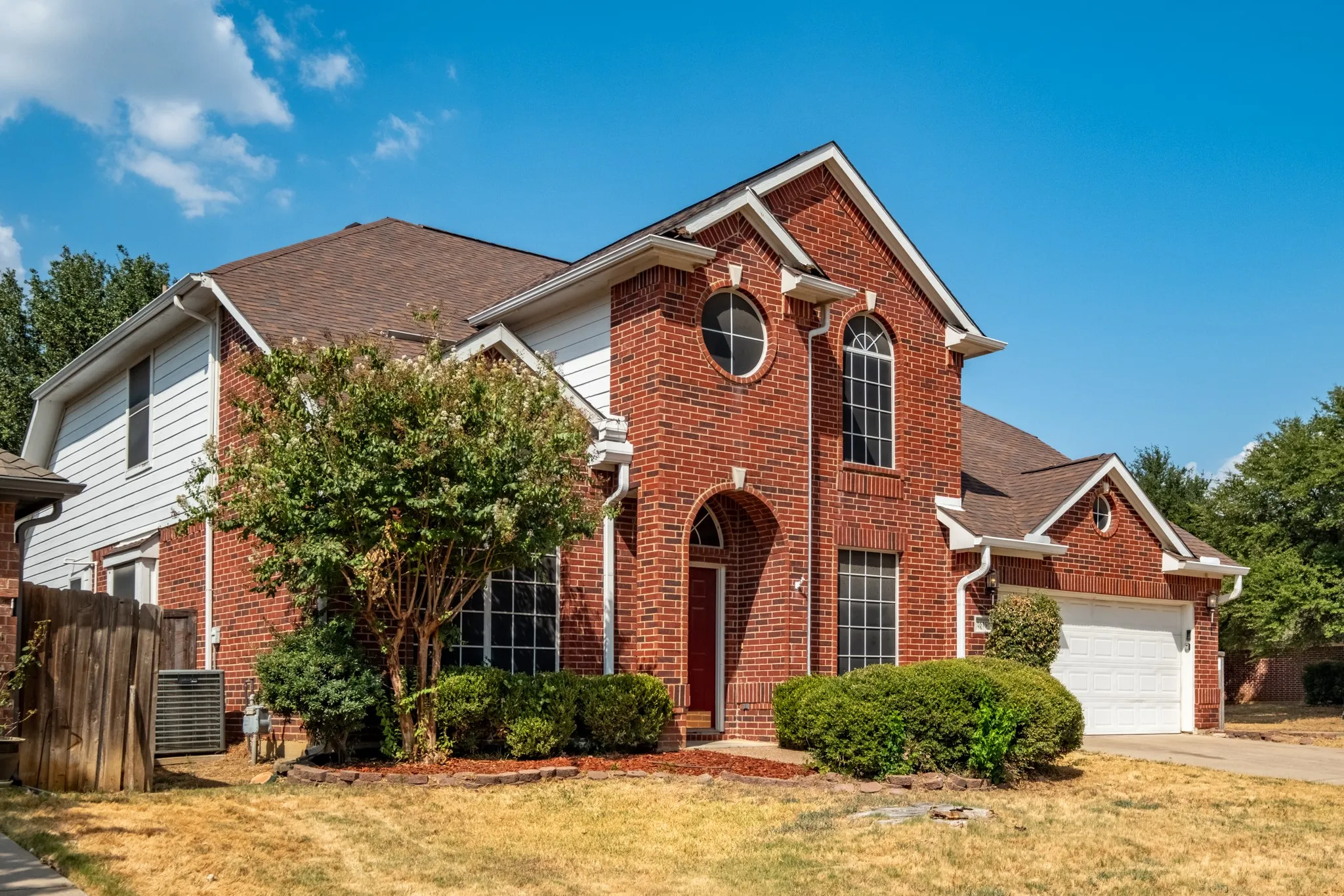 Single Family Residence For Sale in Denton County , 1619 Mallard Drive, Corinth, Texas 76210, 4 Bedroom, 3 Bathroom, 2 Garage spaces, 2,705 Sqft, built in 1999, mls#21382870, Real Estate Agent in Corinth, Homes For Sale in Denton county, Homes For Sale in Corinth, Realtor in Corinth Texas, Real Estate Brokerage Independent Realty Texas, Luminita Cordes Realtor