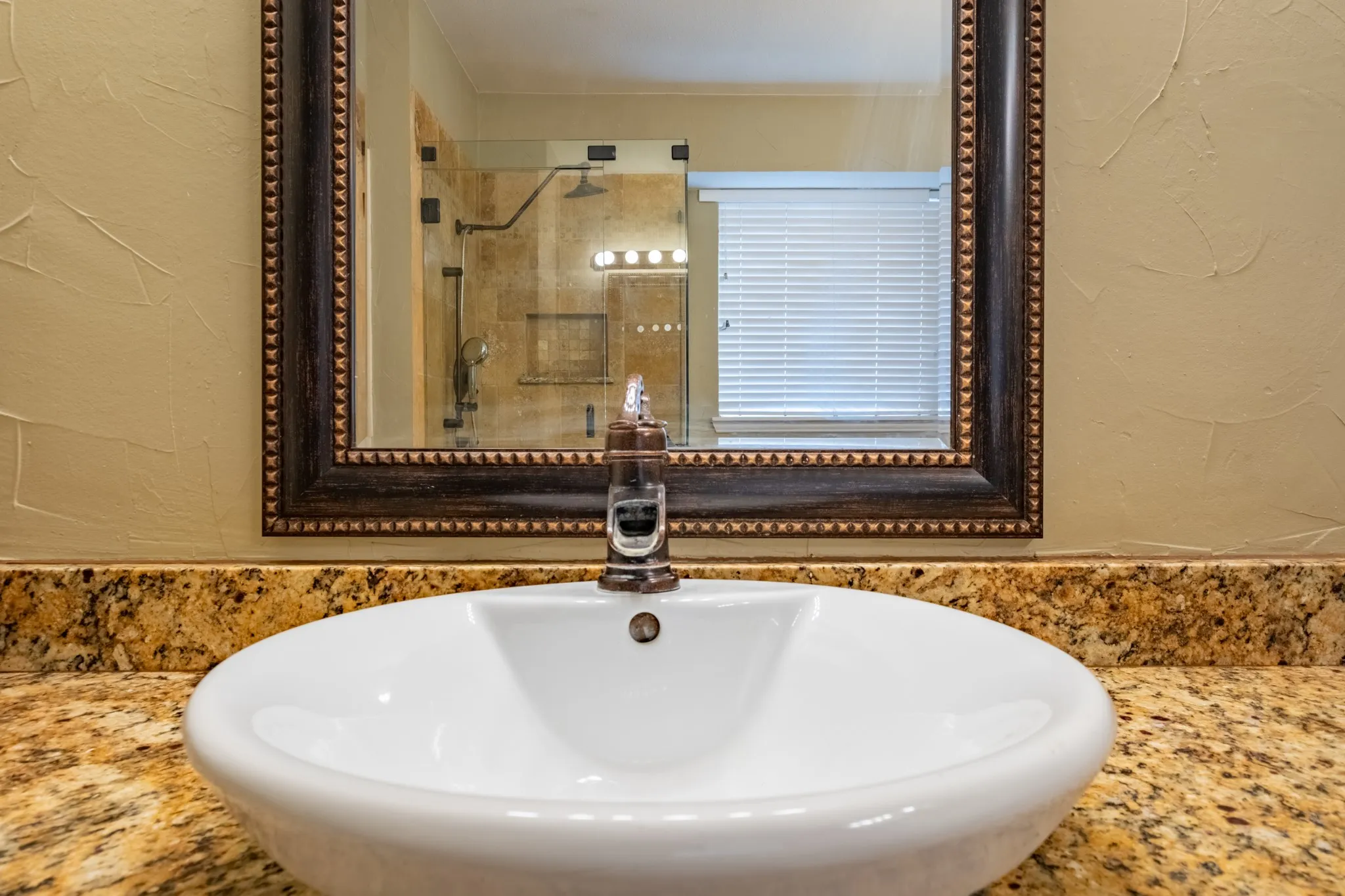 Single Family Residence For Sale in Denton County , 1619 Mallard Drive, Corinth, Texas 76210, 4 Bedroom, 3 Bathroom, 2 Garage spaces, 2,705 Sqft, built in 1999, mls#21382870, Real Estate Agent in Corinth, Homes For Sale in Denton county, Homes For Sale in Corinth, Realtor in Corinth Texas, Real Estate Brokerage Independent Realty Texas, Luminita Cordes Realtor