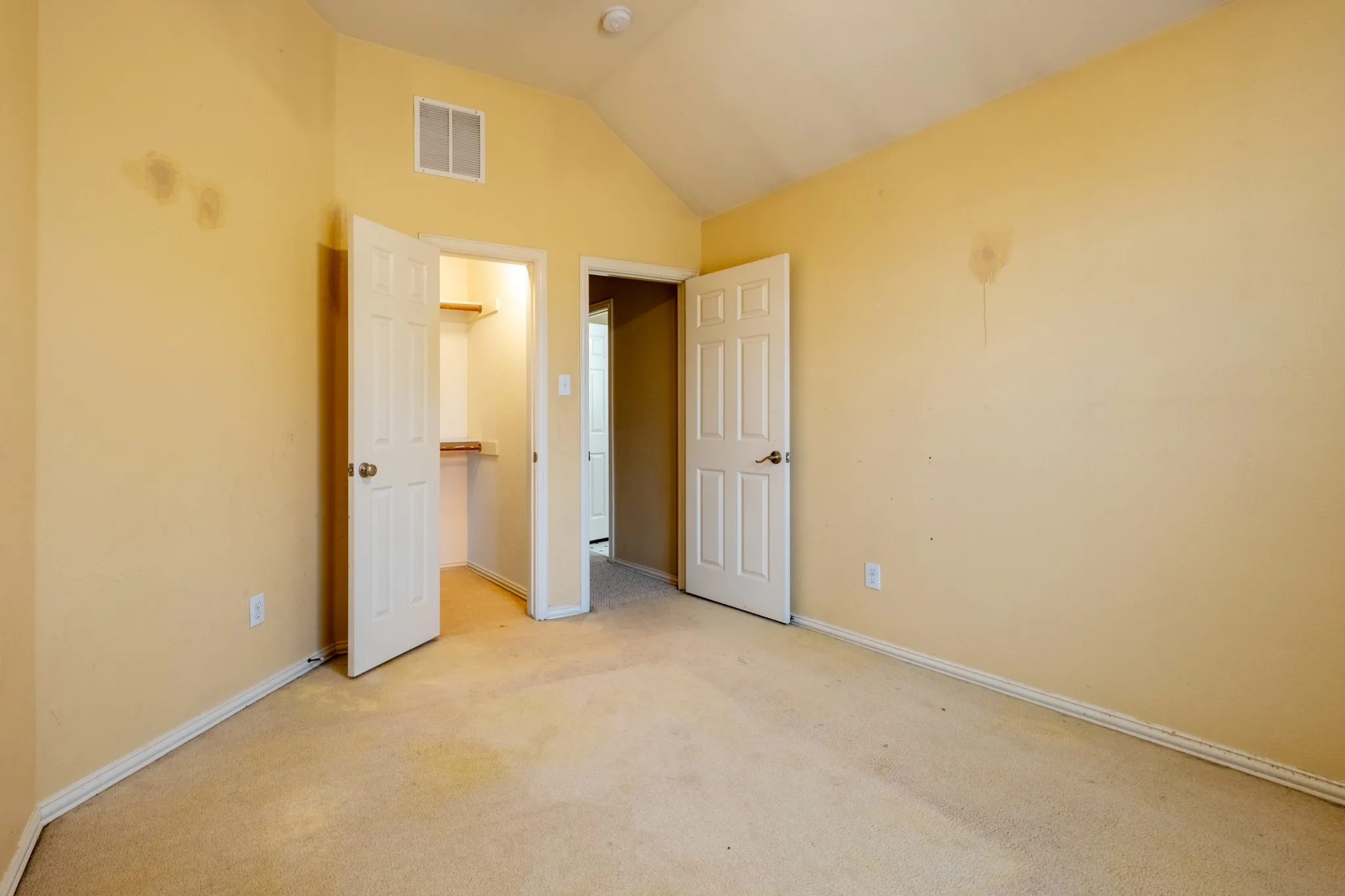 Single Family Residence For Sale in Denton County , 1619 Mallard Drive, Corinth, Texas 76210, 4 Bedroom, 3 Bathroom, 2 Garage spaces, 2,705 Sqft, built in 1999, mls#21382870, Real Estate Agent in Corinth, Homes For Sale in Denton county, Homes For Sale in Corinth, Realtor in Corinth Texas, Real Estate Brokerage Independent Realty Texas, Luminita Cordes Realtor