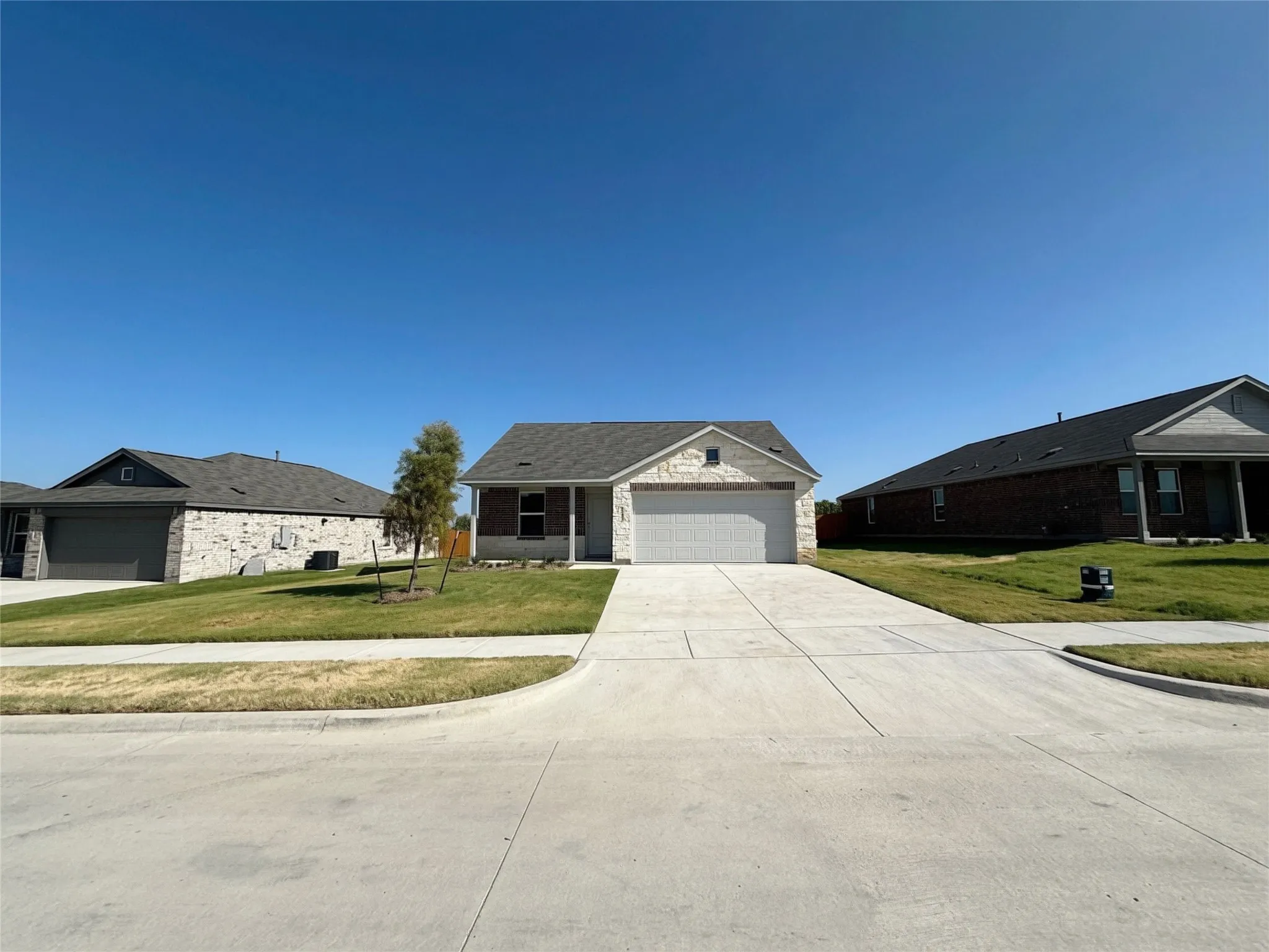 Single Family Residence For Rent in Grayson County , 401 N Mc Nelly Lane, Sherman, Texas 75092, 4 Bedroom, 2 Bathroom, 2 Garage spaces, 1,908 Sqft, built in 2026, mls#21382938, Real Estate Agent in Sherman, Homes For Rent in Grayson county, Homes For Rent in Sherman, Realtor in Sherman Texas, Real Estate Brokerage Independent Realty Texas, Luminita Cordes Realtor