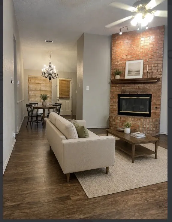 Single Family Residence For Sale in Denton County , 1109 Brittany Drive, Denton, Texas 76209, 3 Bedroom, 2 Bathroom, 2 Garage spaces, 1,260 Sqft, built in 1994, mls#21382529, Real Estate Agent in Denton, Homes For Sale in Denton county, Homes For Sale in Denton, Realtor in Denton Texas, Real Estate Brokerage Independent Realty Texas, Luminita Cordes Realtor
