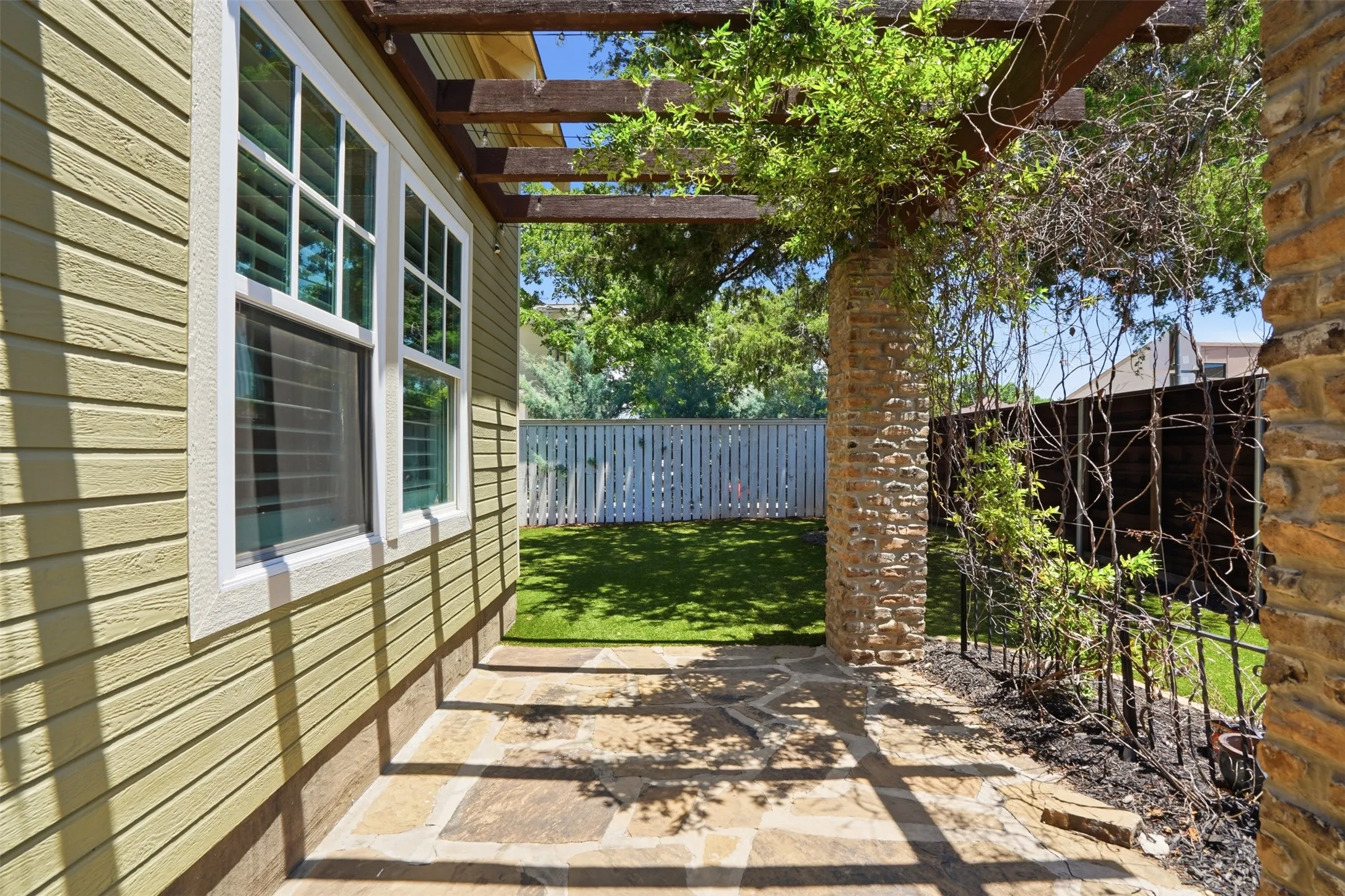Single Family Residence For Sale in Tarrant County , 2341 Alston Avenue, Fort Worth, Texas 76110, 4 Bedroom, 3 Bathroom, 2 Garage spaces, 2,343 Sqft, built in 2010, mls#21382934, Real Estate Agent in Fort Worth, Homes For Sale in Tarrant county, Homes For Sale in Fort Worth, Realtor in Fort Worth Texas, Real Estate Brokerage Independent Realty Texas, Luminita Cordes Realtor