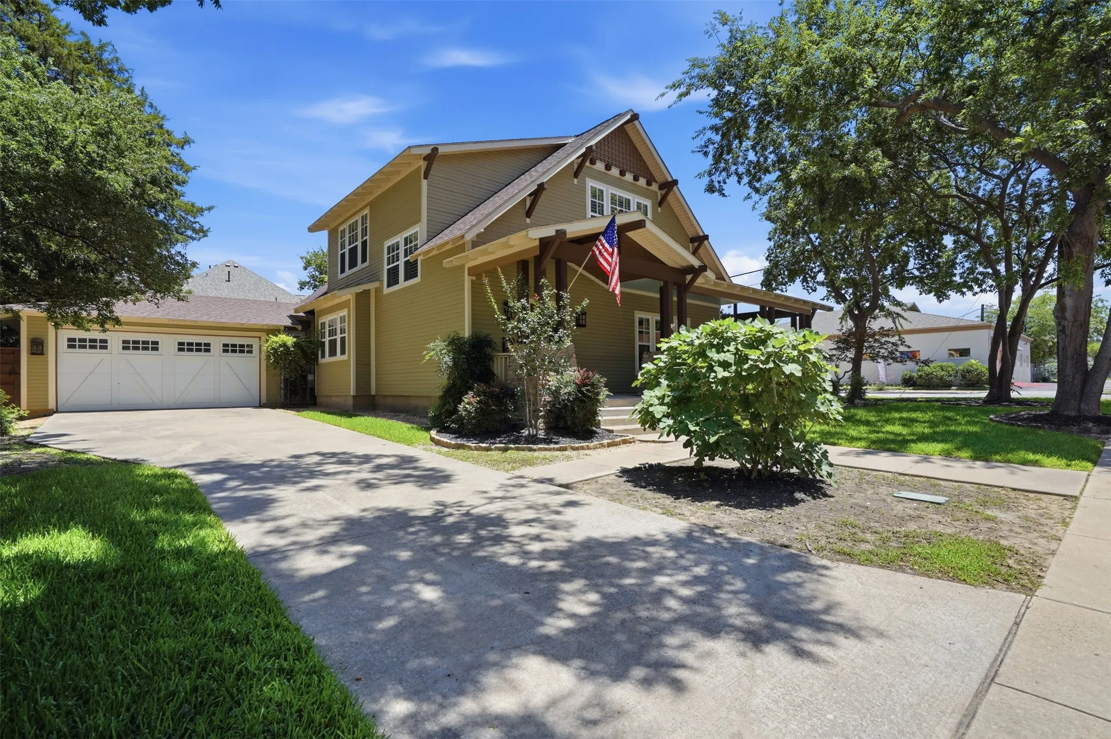 Single Family Residence For Sale in Tarrant County , 2341 Alston Avenue, Fort Worth, Texas 76110, 4 Bedroom, 3 Bathroom, 2 Garage spaces, 2,343 Sqft, built in 2010, mls#21382934, Real Estate Agent in Fort Worth, Homes For Sale in Tarrant county, Homes For Sale in Fort Worth, Realtor in Fort Worth Texas, Real Estate Brokerage Independent Realty Texas, Luminita Cordes Realtor