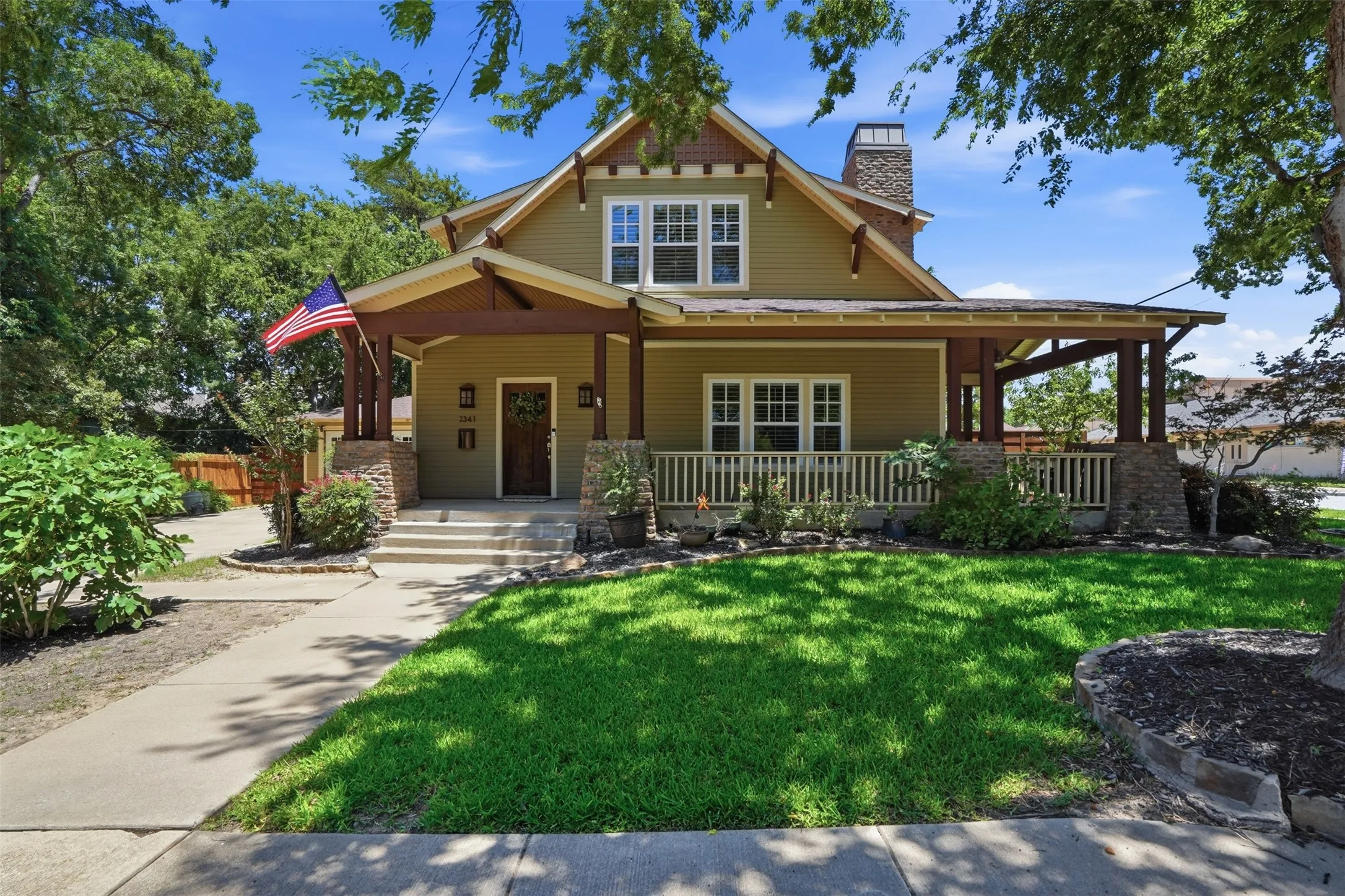 Single Family Residence For Sale in Tarrant County , 2341 Alston Avenue, Fort Worth, Texas 76110, 4 Bedroom, 3 Bathroom, 2 Garage spaces, 2,343 Sqft, built in 2010, mls#21382934, Real Estate Agent in Fort Worth, Homes For Sale in Tarrant county, Homes For Sale in Fort Worth, Realtor in Fort Worth Texas, Real Estate Brokerage Independent Realty Texas, Luminita Cordes Realtor