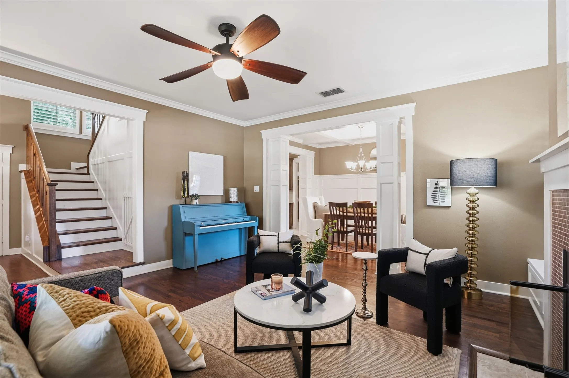 Single Family Residence For Sale in Tarrant County , 2341 Alston Avenue, Fort Worth, Texas 76110, 4 Bedroom, 3 Bathroom, 2 Garage spaces, 2,343 Sqft, built in 2010, mls#21382934, Real Estate Agent in Fort Worth, Homes For Sale in Tarrant county, Homes For Sale in Fort Worth, Realtor in Fort Worth Texas, Real Estate Brokerage Independent Realty Texas, Luminita Cordes Realtor