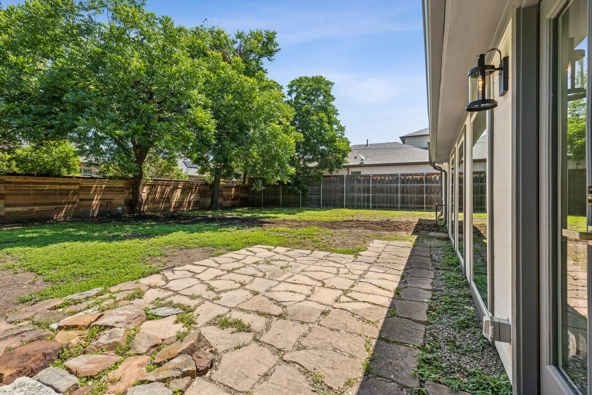 Single Family Residence For Rent in Dallas County , 5917 Waggoner Drive, Dallas, Texas 75230, 3 Bedroom, 3 Bathroom, 2 Garage spaces, 2,950 Sqft, built in 1950, mls#21382946, Real Estate Agent in Dallas, Homes For Rent in Dallas county, Homes For Rent in Dallas, Realtor in Dallas Texas, Real Estate Brokerage Independent Realty Texas, Luminita Cordes Realtor