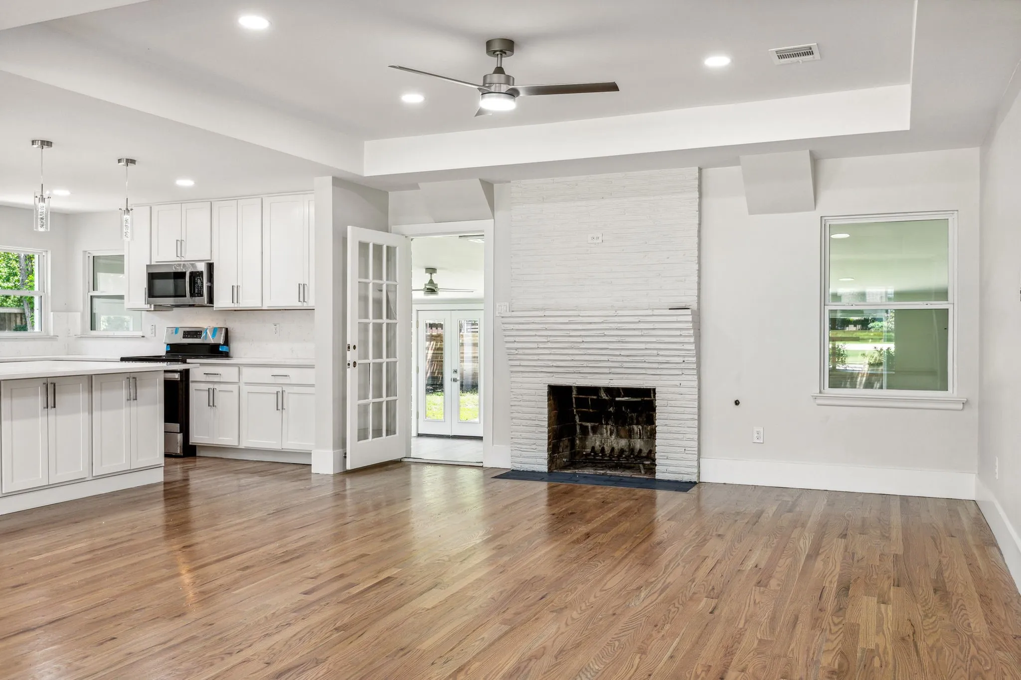 Single Family Residence For Rent in Dallas County , 5917 Waggoner Drive, Dallas, Texas 75230, 3 Bedroom, 3 Bathroom, 2 Garage spaces, 2,950 Sqft, built in 1950, mls#21382946, Real Estate Agent in Dallas, Homes For Rent in Dallas county, Homes For Rent in Dallas, Realtor in Dallas Texas, Real Estate Brokerage Independent Realty Texas, Luminita Cordes Realtor