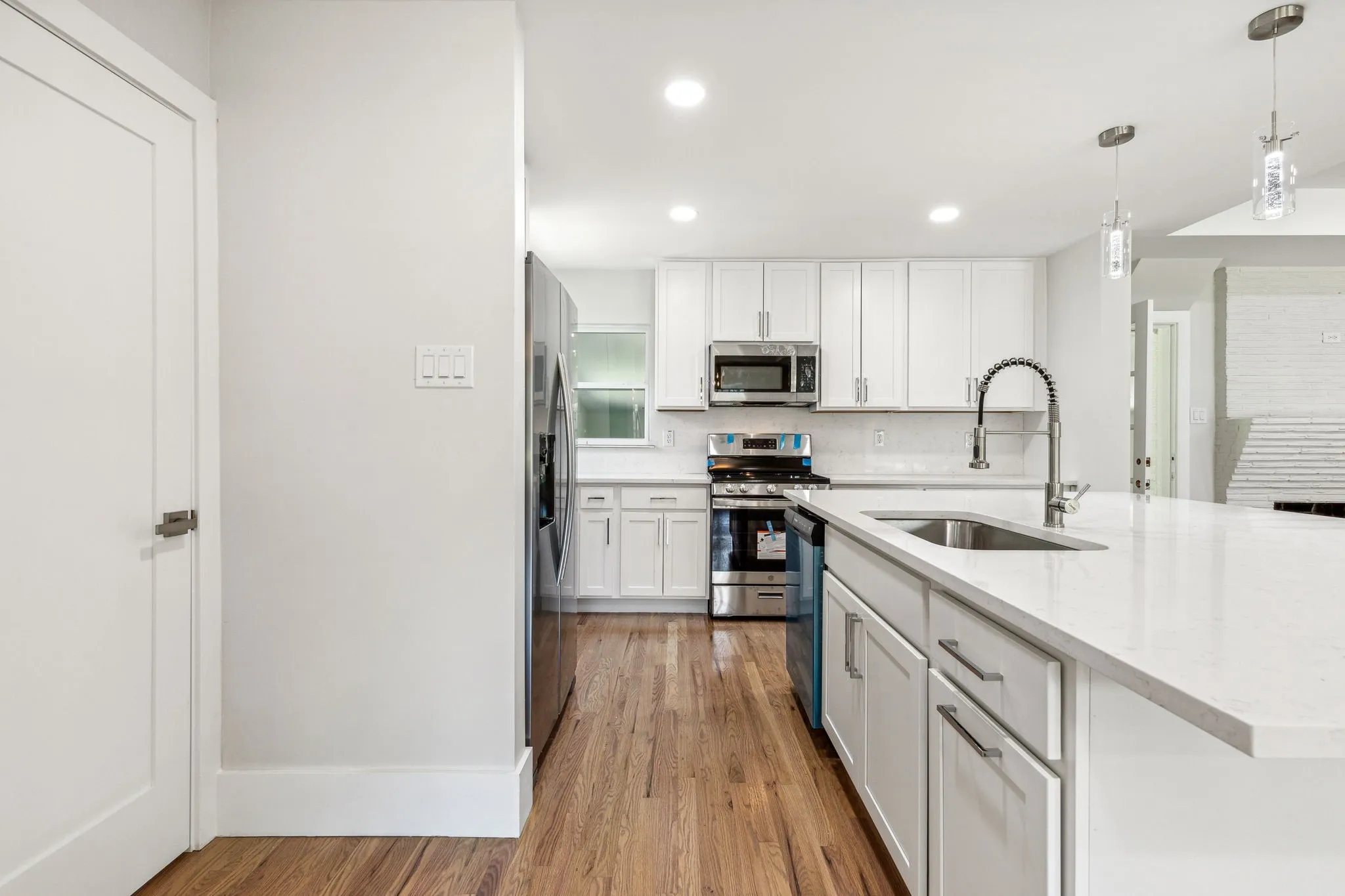 Single Family Residence For Rent in Dallas County , 5917 Waggoner Drive, Dallas, Texas 75230, 3 Bedroom, 3 Bathroom, 2 Garage spaces, 2,950 Sqft, built in 1950, mls#21382946, Real Estate Agent in Dallas, Homes For Rent in Dallas county, Homes For Rent in Dallas, Realtor in Dallas Texas, Real Estate Brokerage Independent Realty Texas, Luminita Cordes Realtor